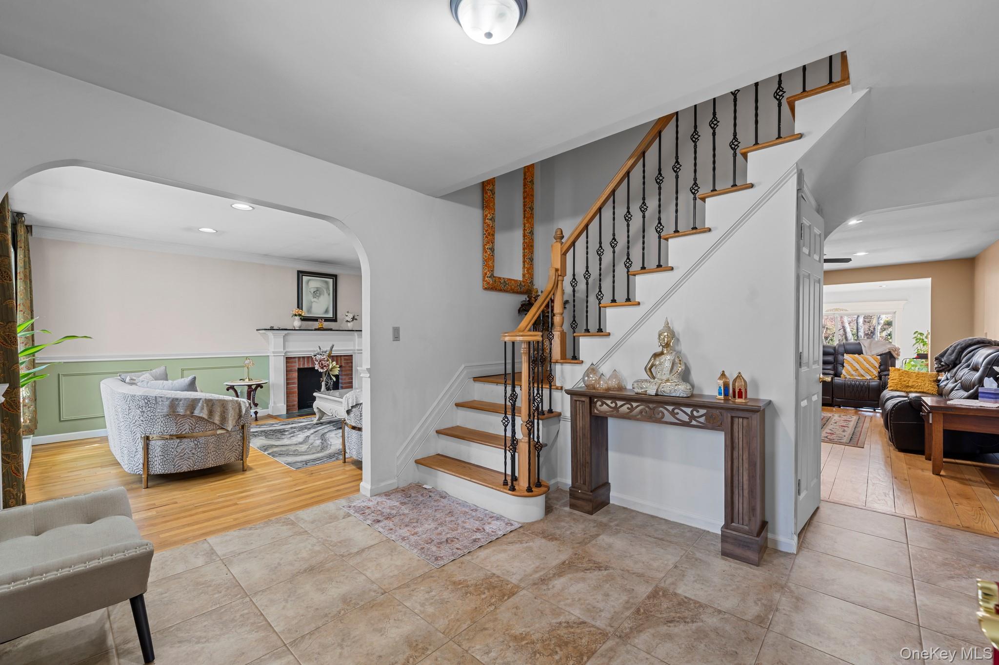 19 Austin Lane, Elwood, NY 11743