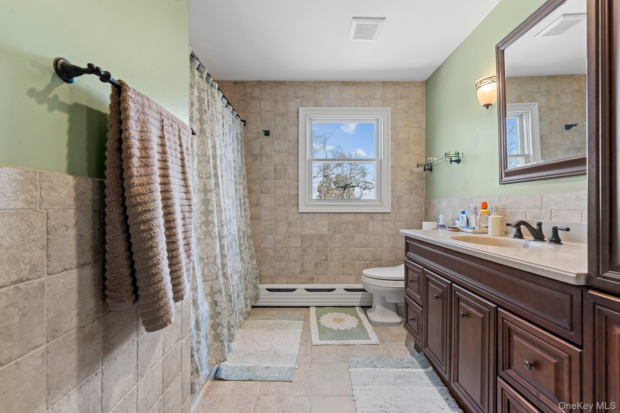 19 Austin Lane, Elwood, NY 11743