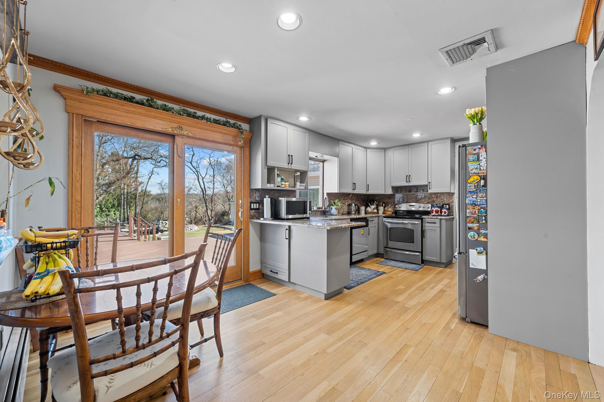 19 Austin Lane, Elwood, NY 11743