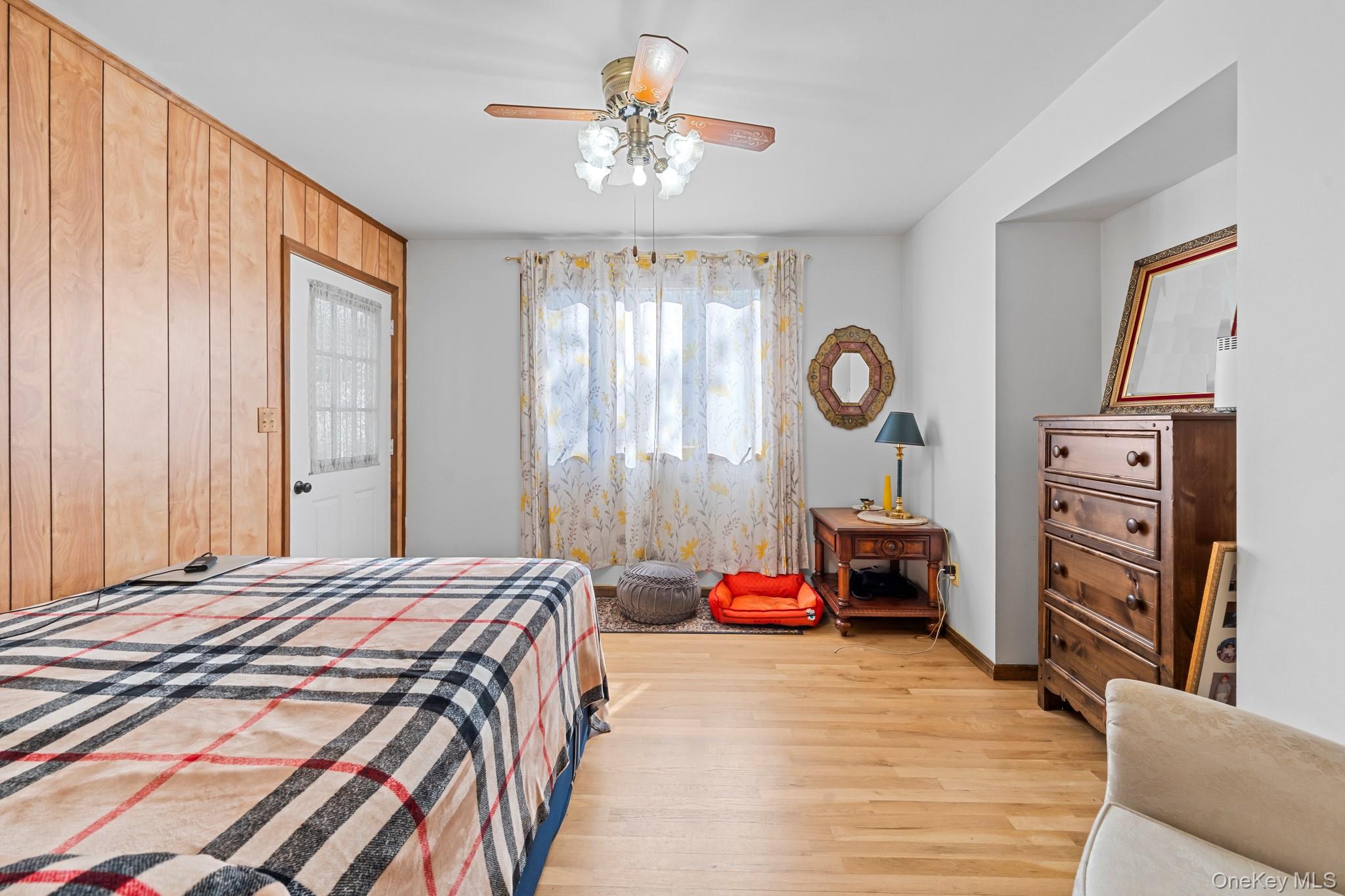 19 Austin Lane, Elwood, NY 11743