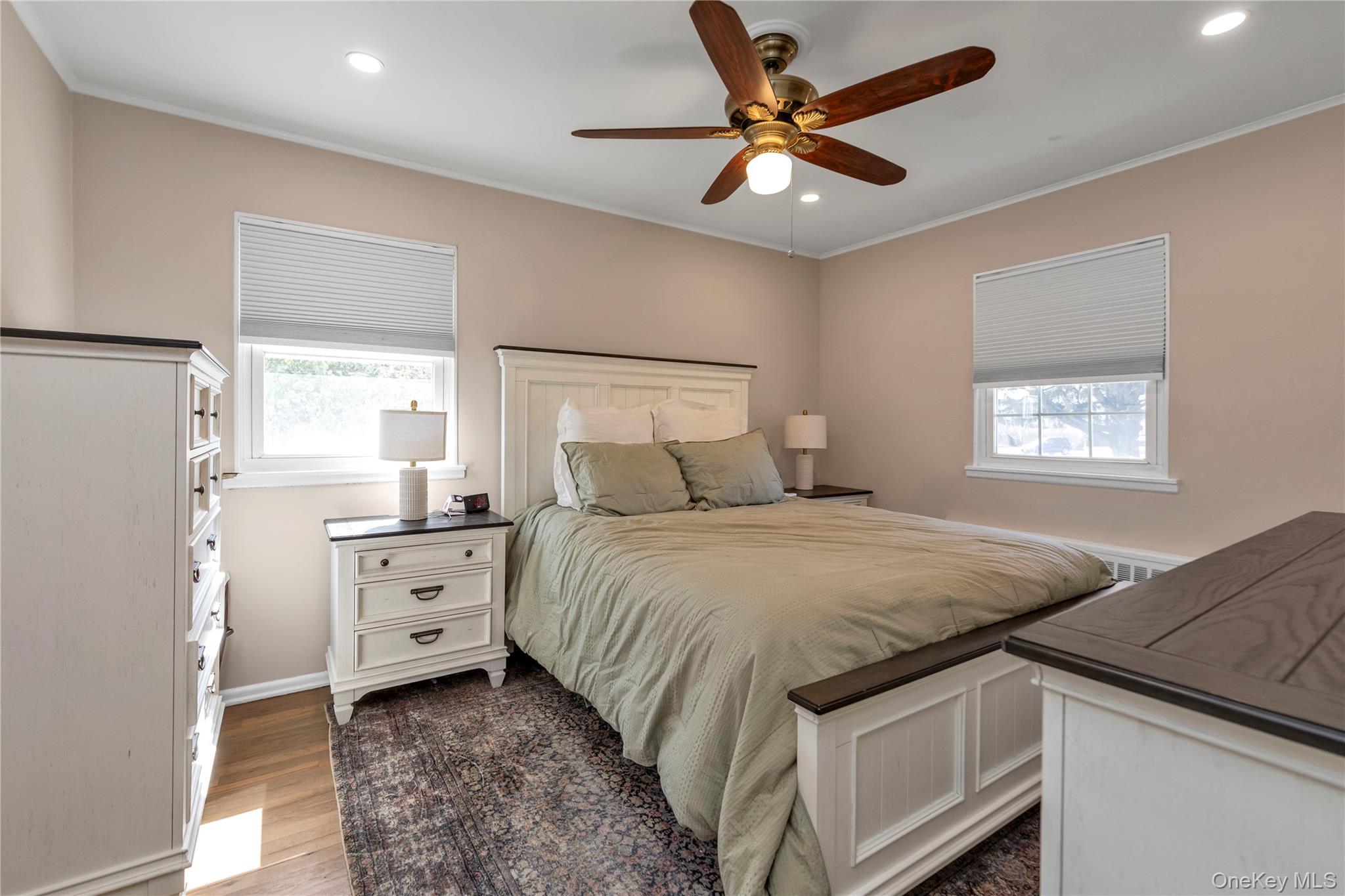 8 East Gate, Plainview, NY 11803