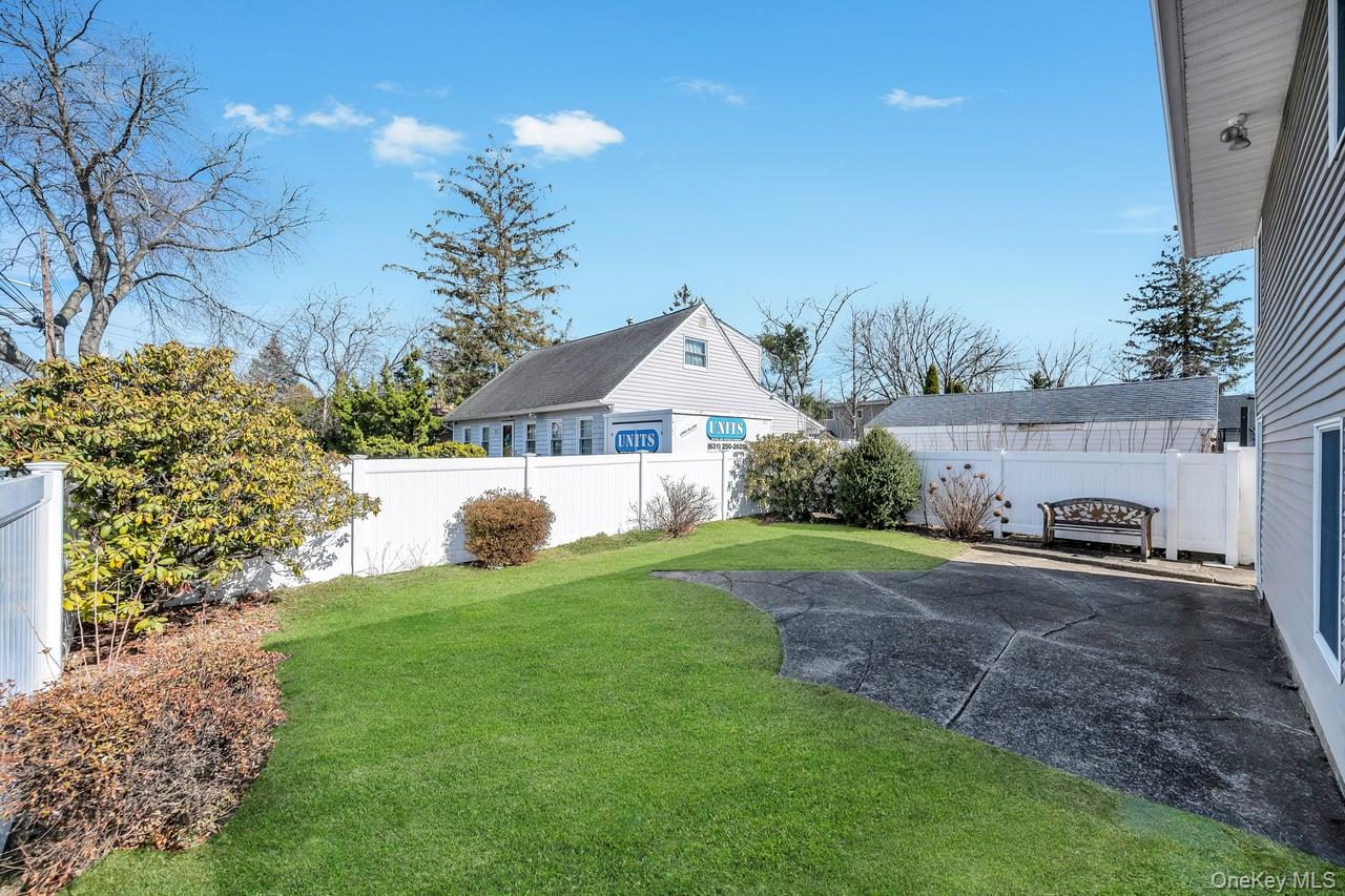 178 5th Avenue, West Babylon, NY 11704