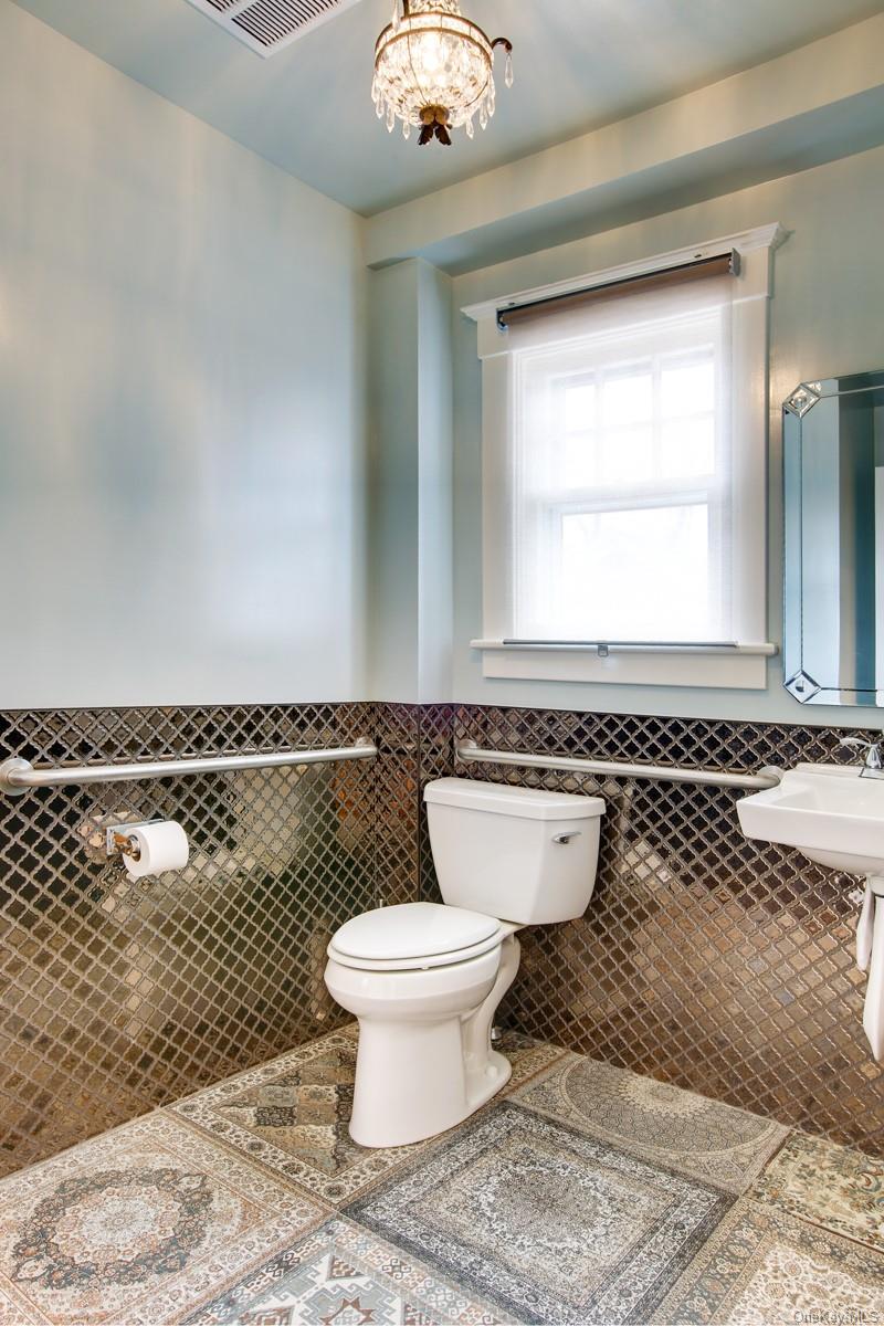 21 E Second Street, Riverhead, NY 11901