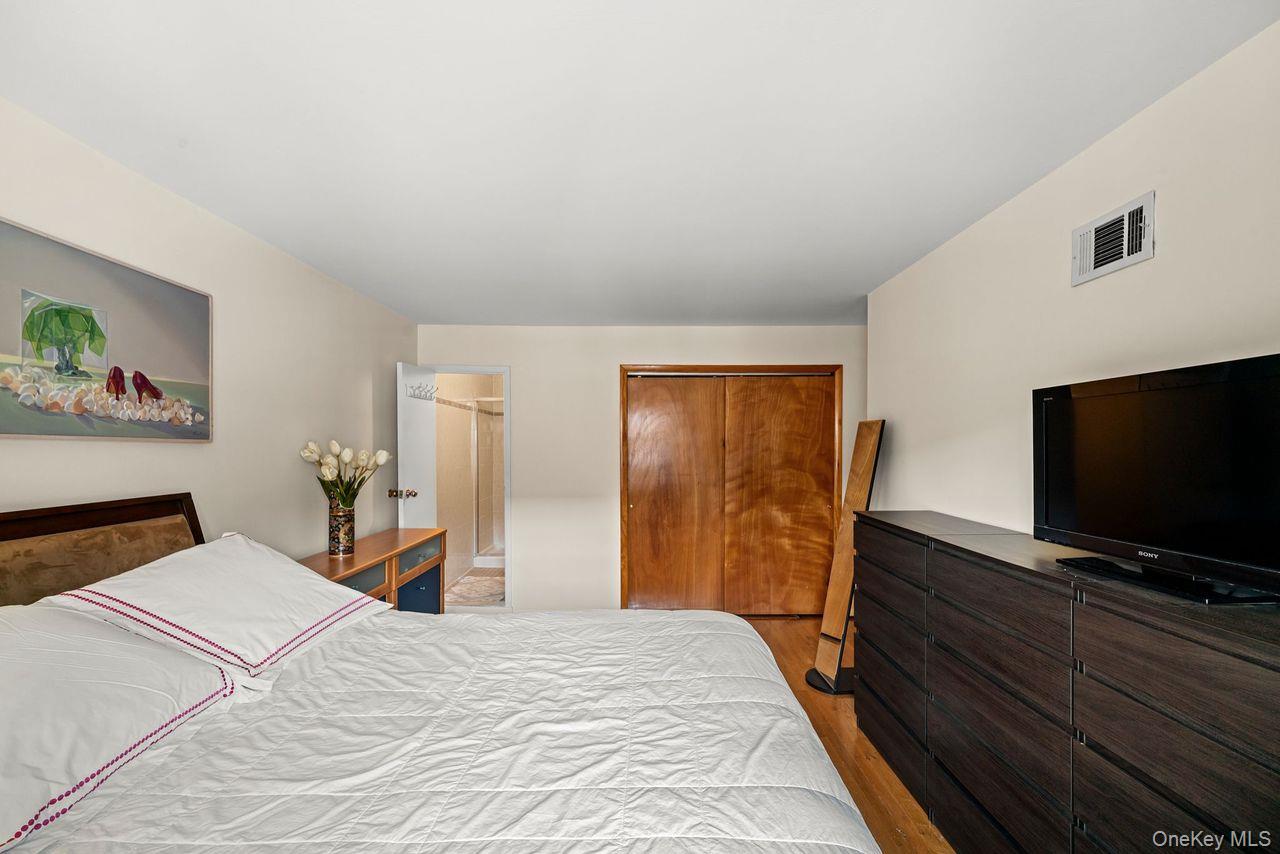 24058 65th Avenue, Little Neck, NY 11362