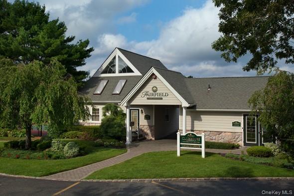 90 Moonlight Walk # 90, Holbrook, NY 11741