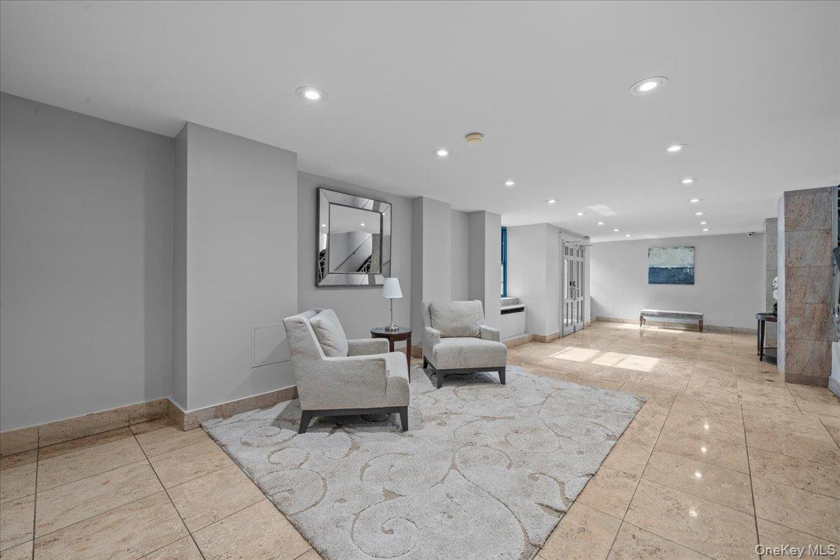 445 W 240th Street # 5N, Bronx, NY 10463