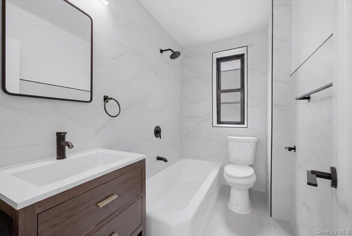 445 W 240th Street # 5N, Bronx, NY 10463