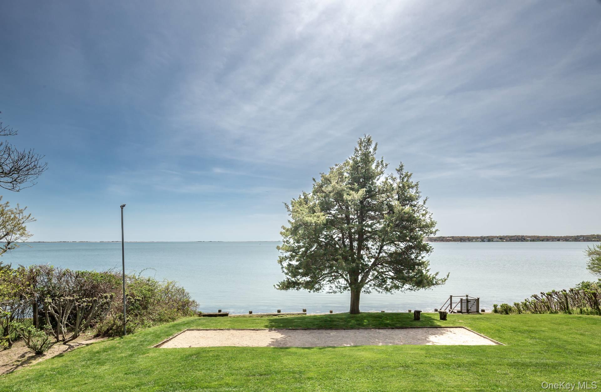 6 Peconic Road, Southampton, NY 11968