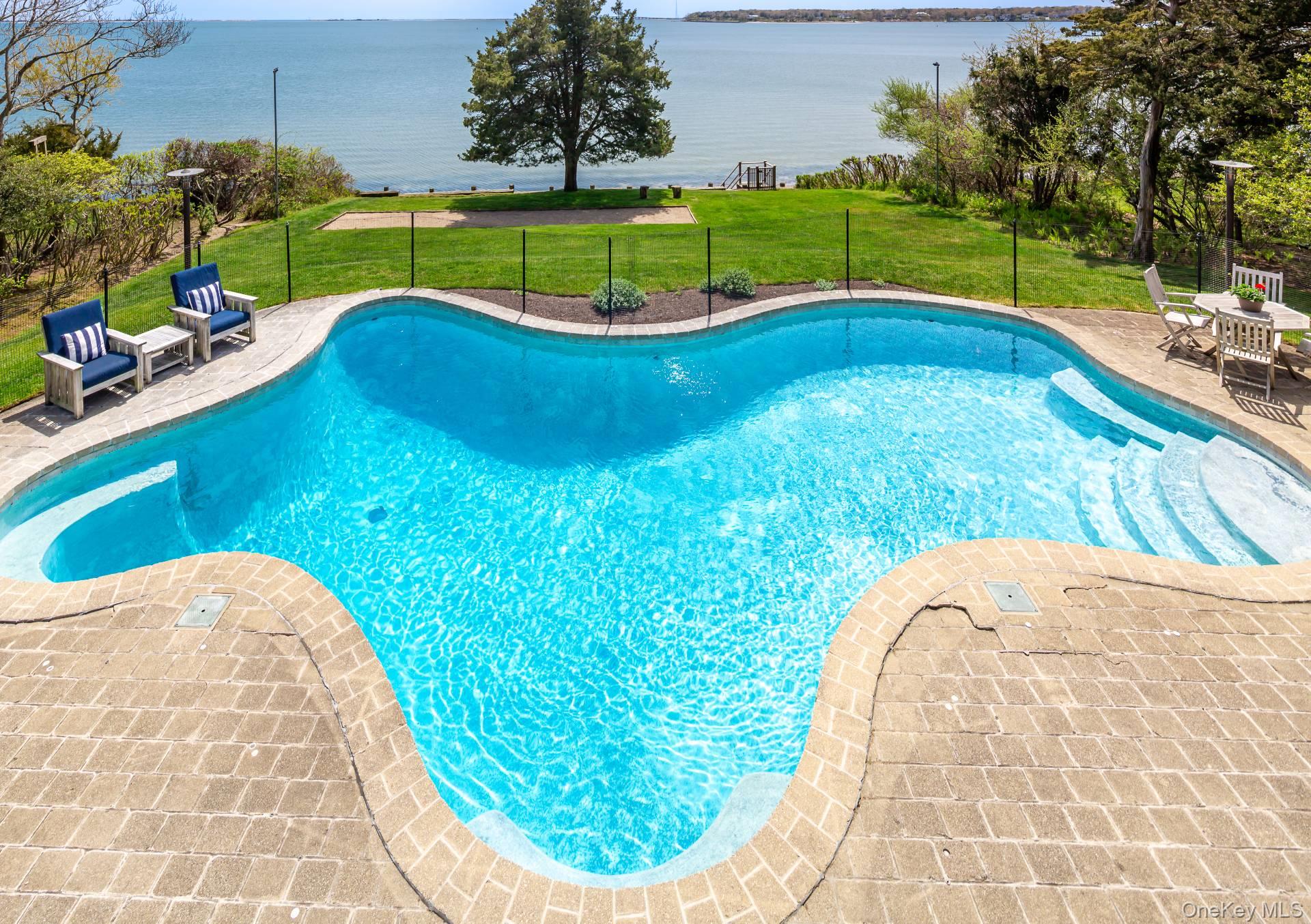 6 Peconic Road, Southampton, NY 11968