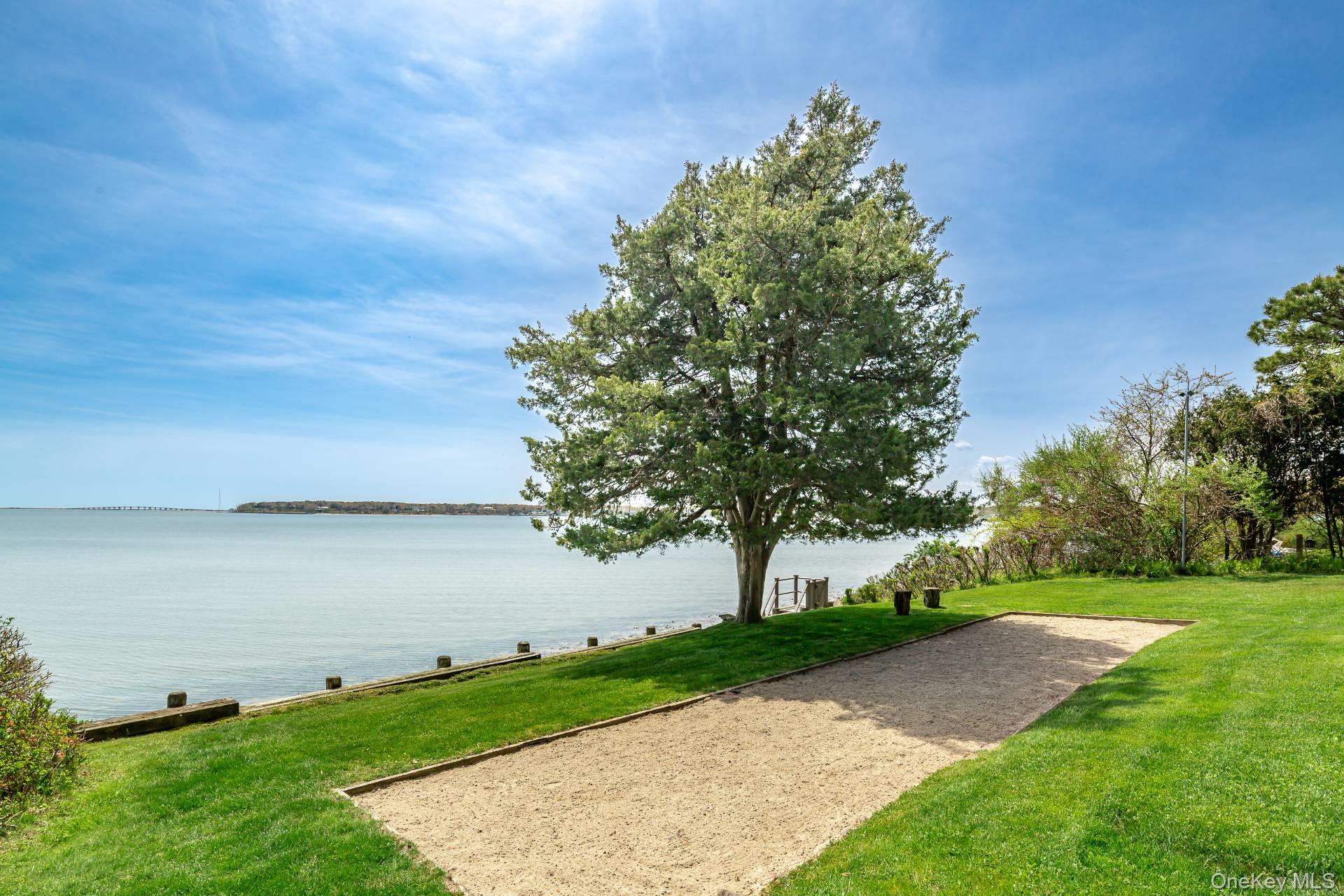 6 Peconic Road, Southampton, NY 11968