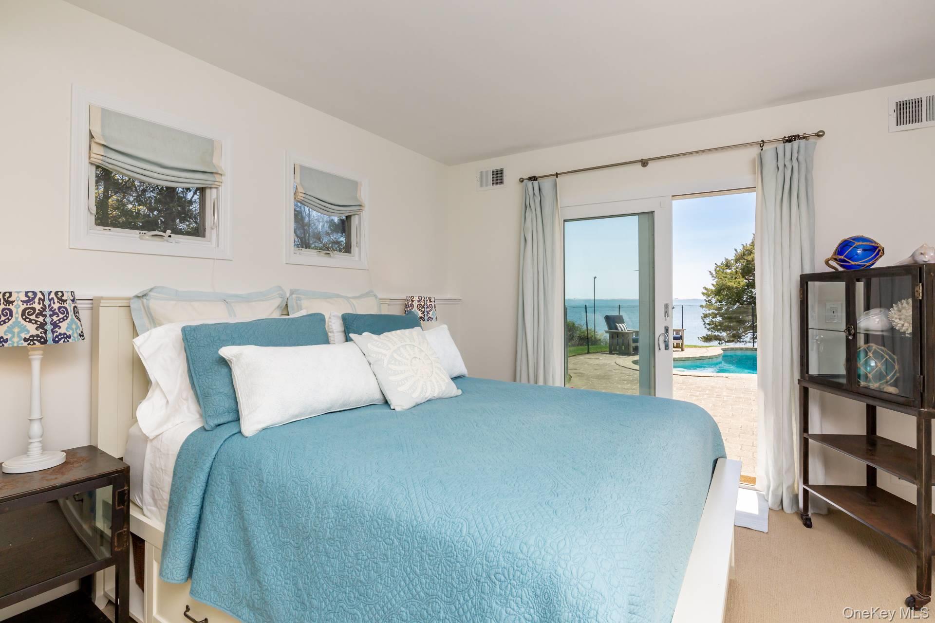 6 Peconic Road, Southampton, NY 11968