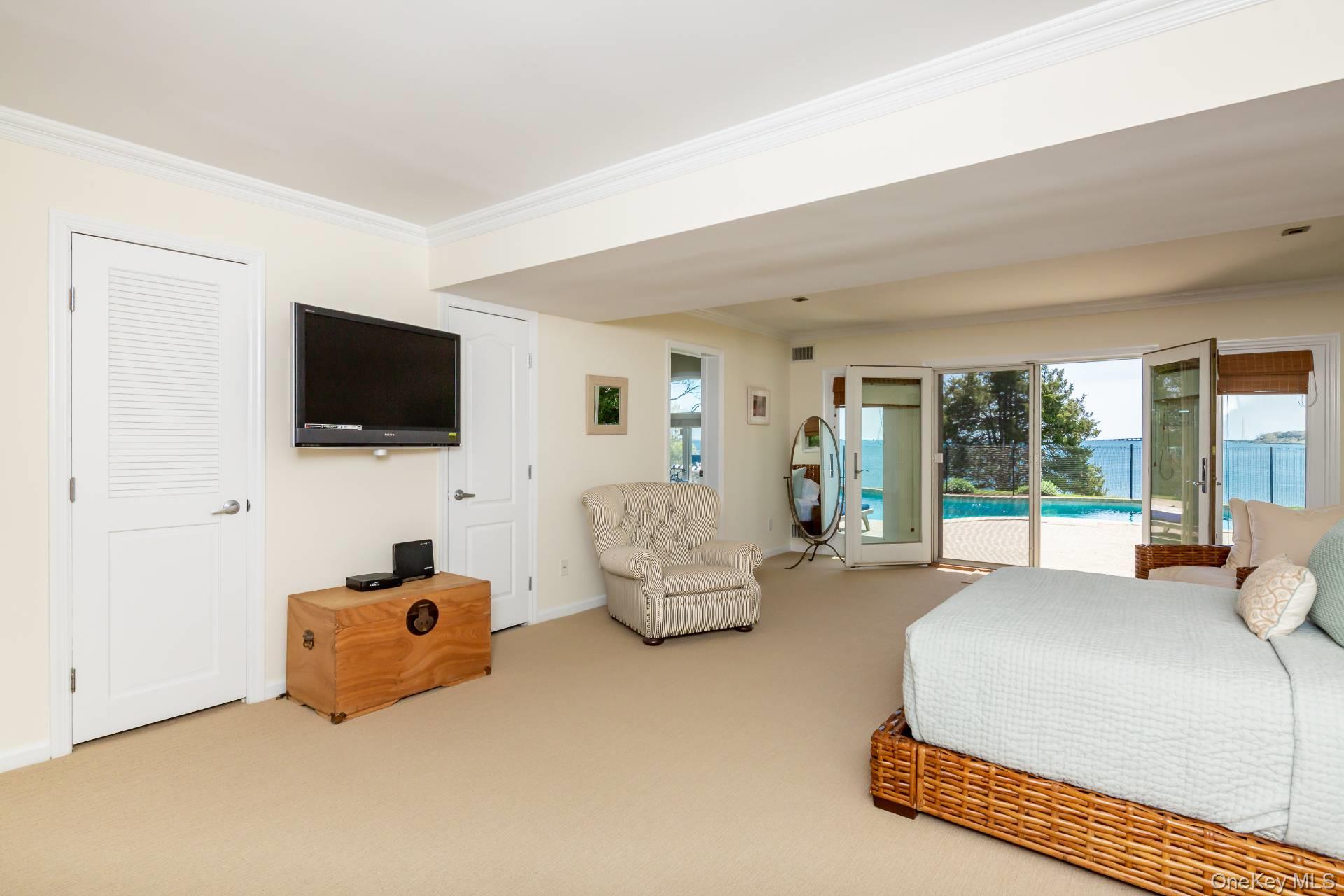 6 Peconic Road, Southampton, NY 11968