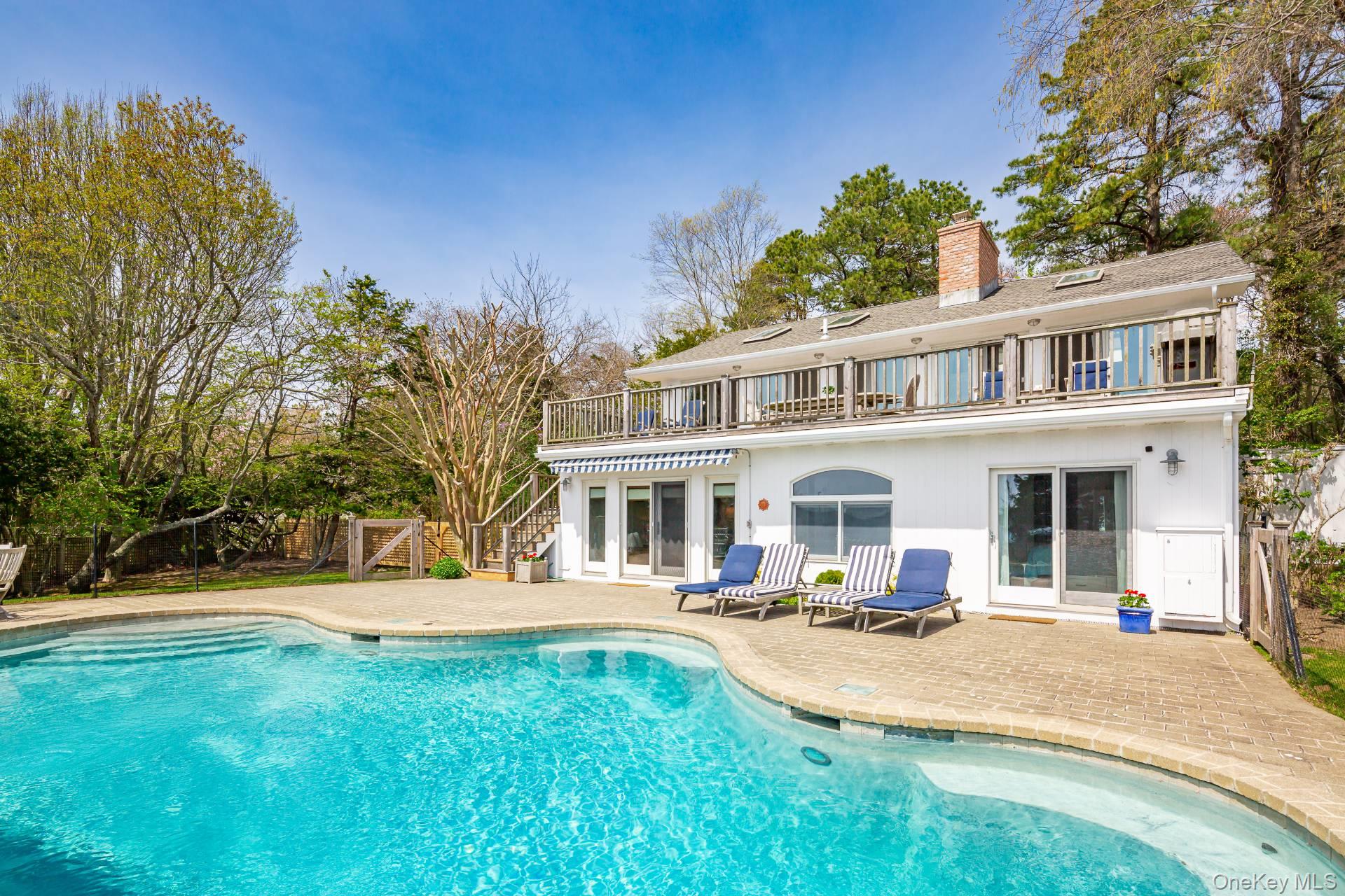 6 Peconic Road, Southampton, NY 11968