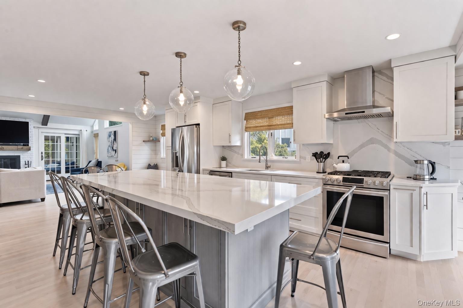 1 Canal Way, Hampton Bays, NY 11946