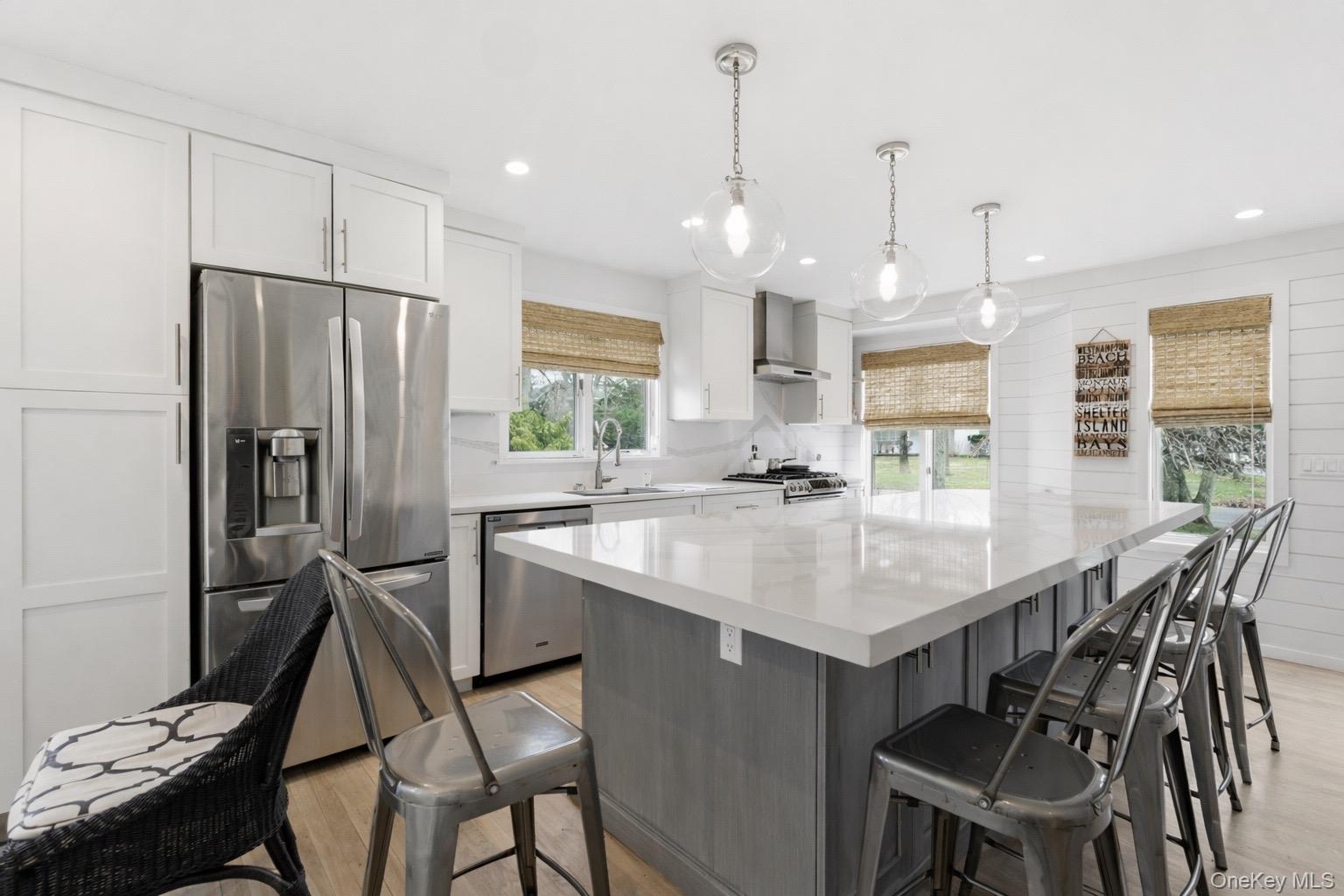 1 Canal Way, Hampton Bays, NY 11946