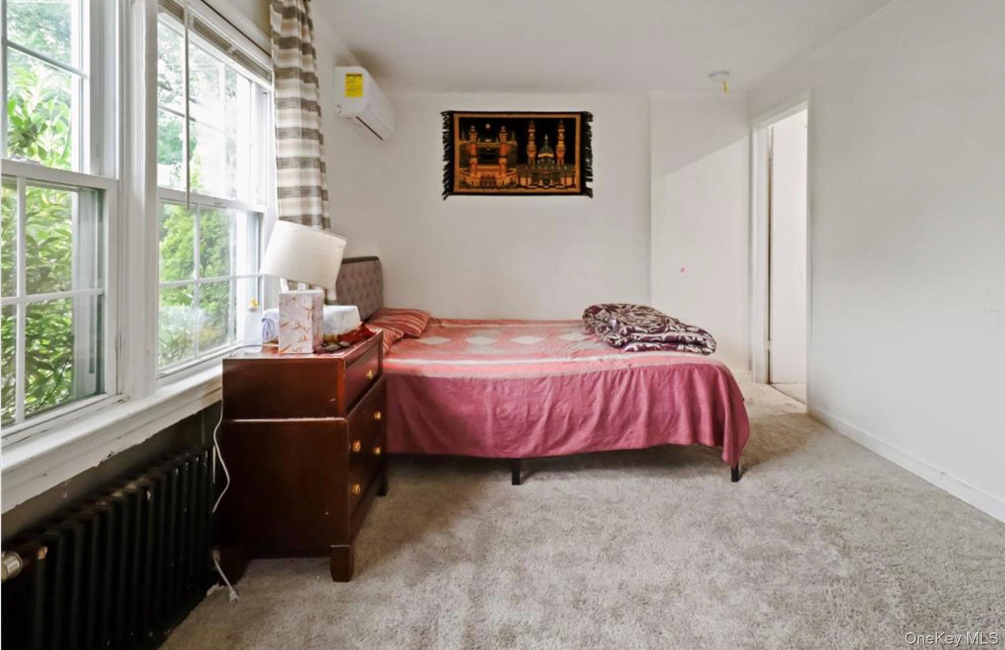 32 Cumberland Place, Valley Stream, NY 11580