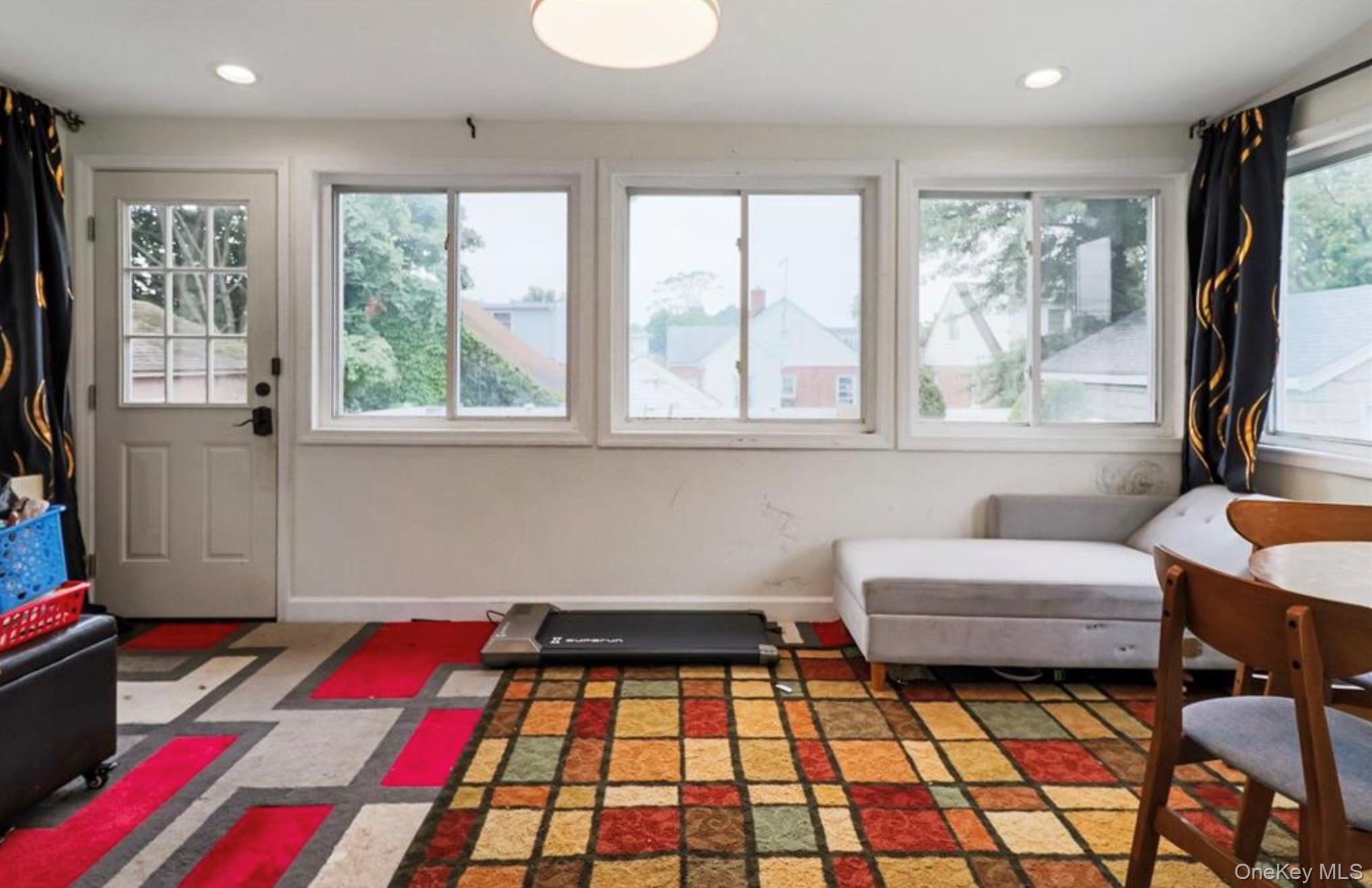 32 Cumberland Place, Valley Stream, NY 11580