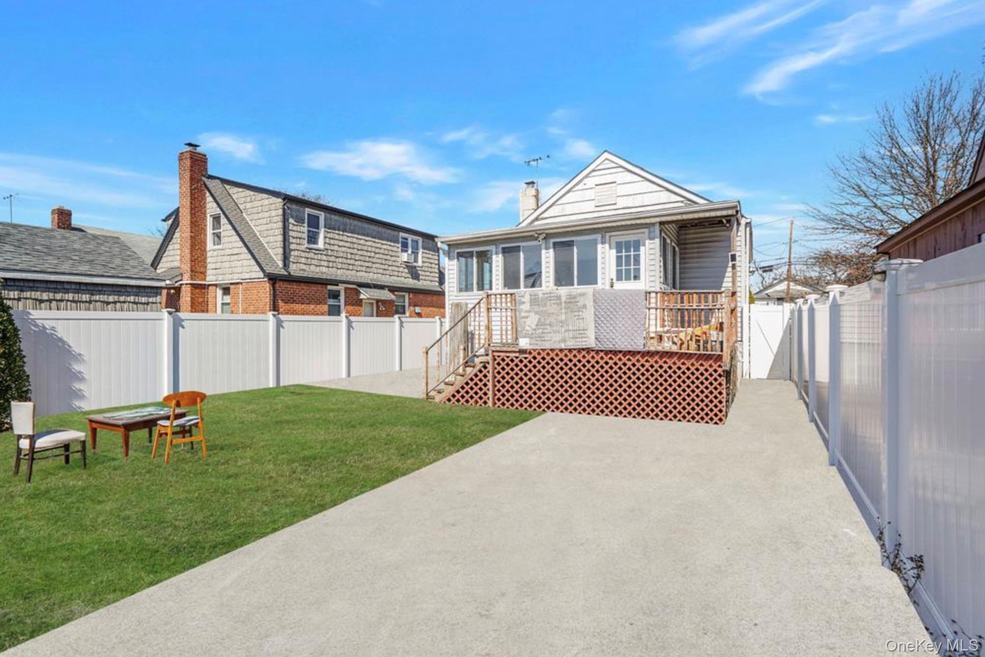 32 Cumberland Place, Valley Stream, NY 11580