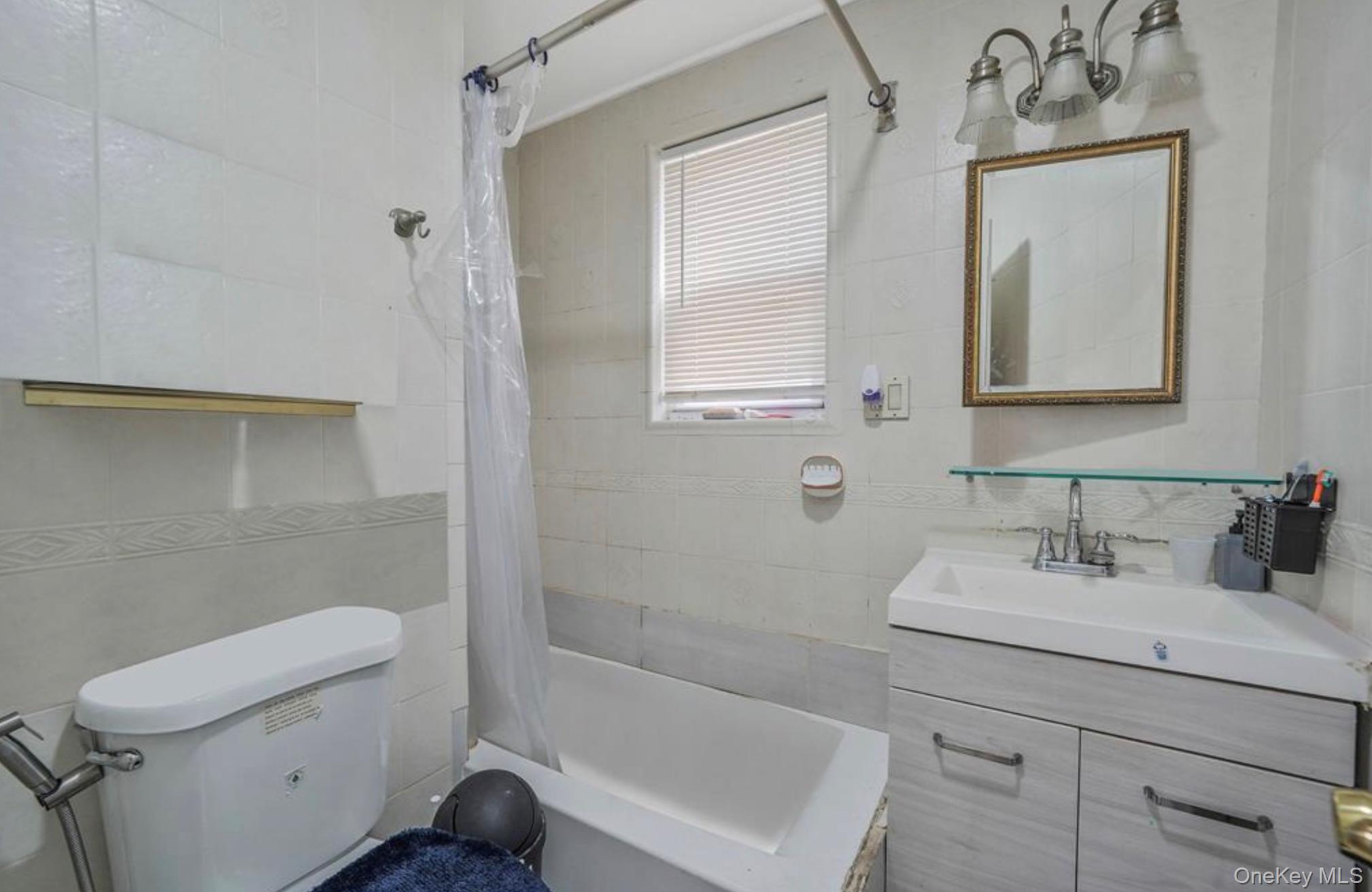 32 Cumberland Place, Valley Stream, NY 11580