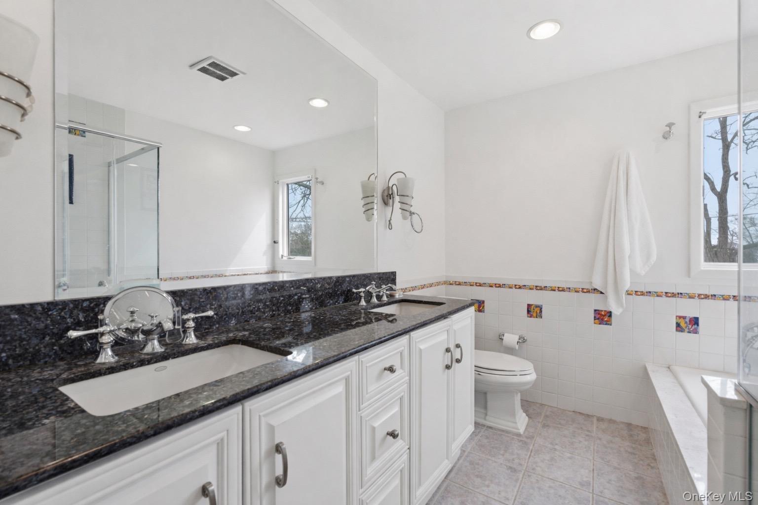 1 Canal Way, Hampton Bays, NY 11946