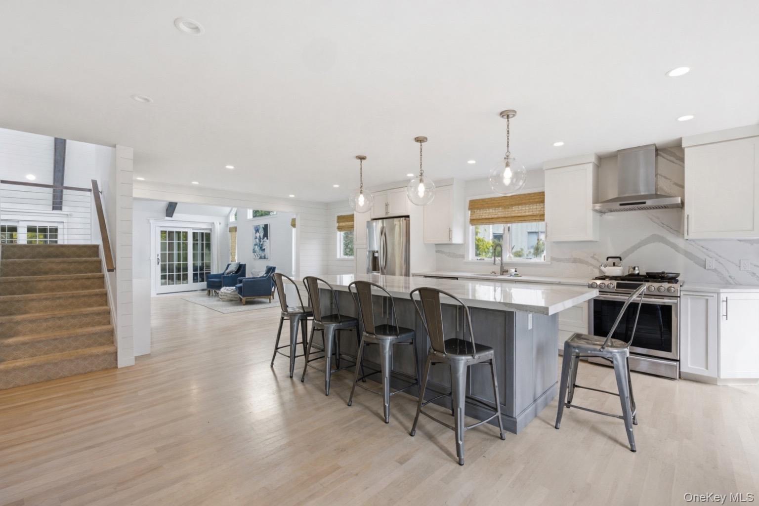 1 Canal Way, Hampton Bays, NY 11946