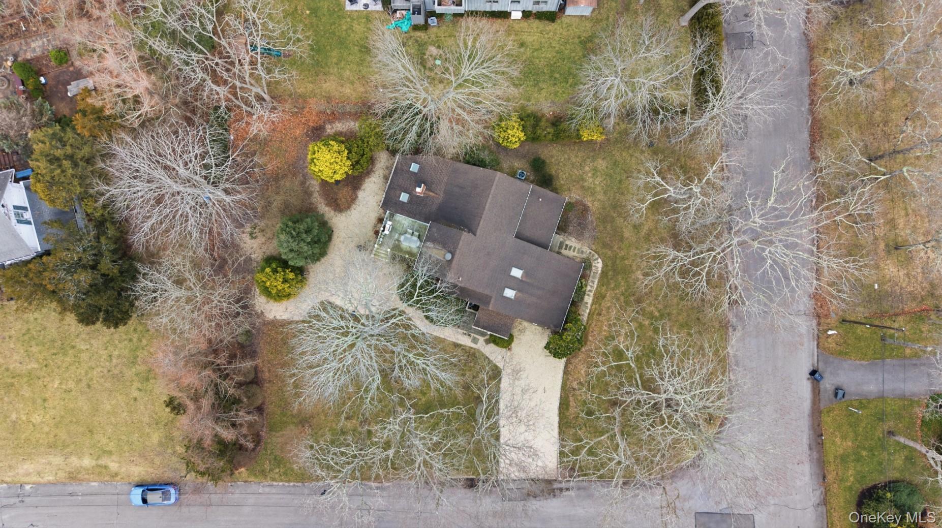 1 Canal Way, Hampton Bays, NY 11946