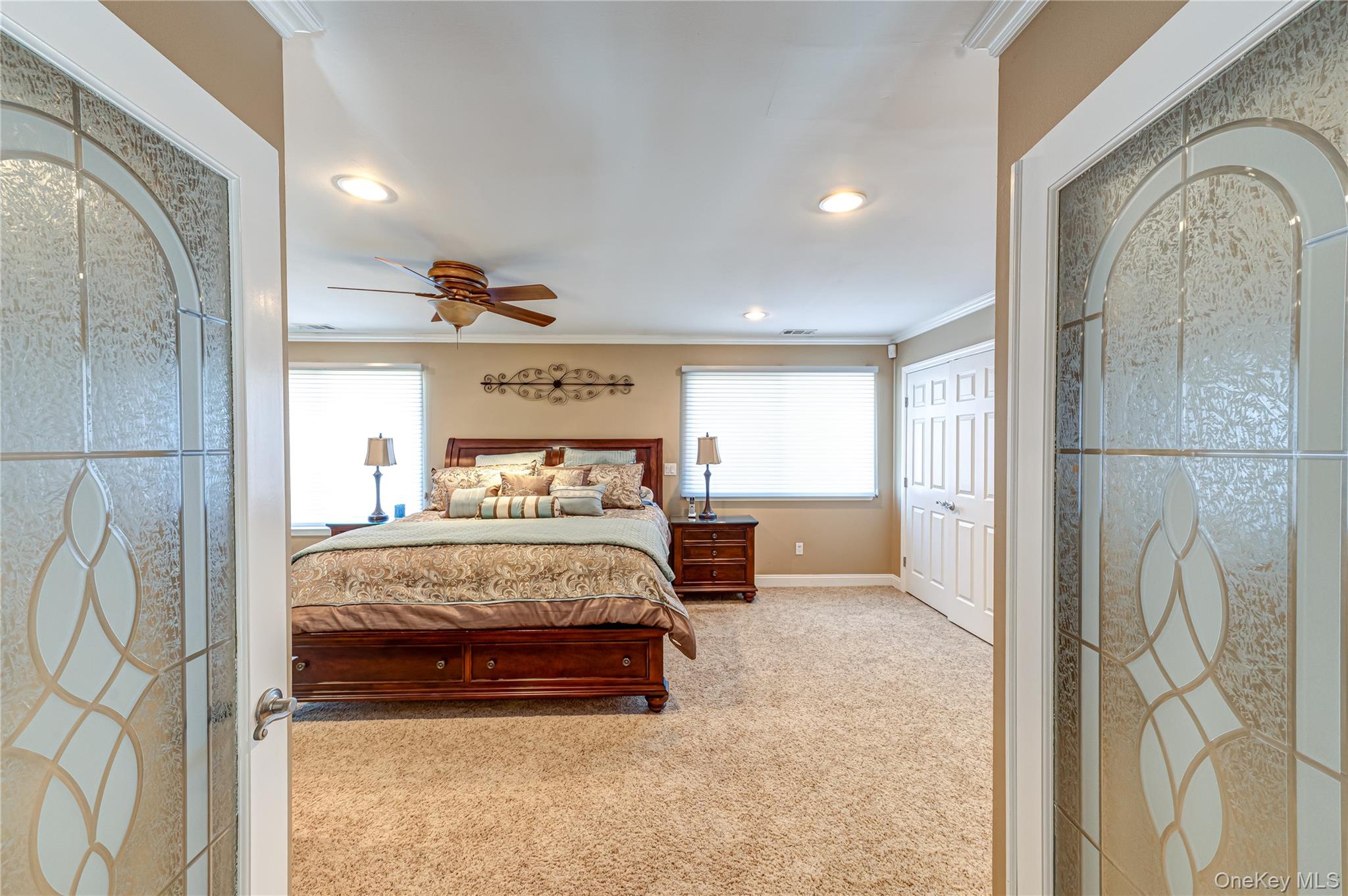 240 Pond View Lane, Smithtown, NY 11787