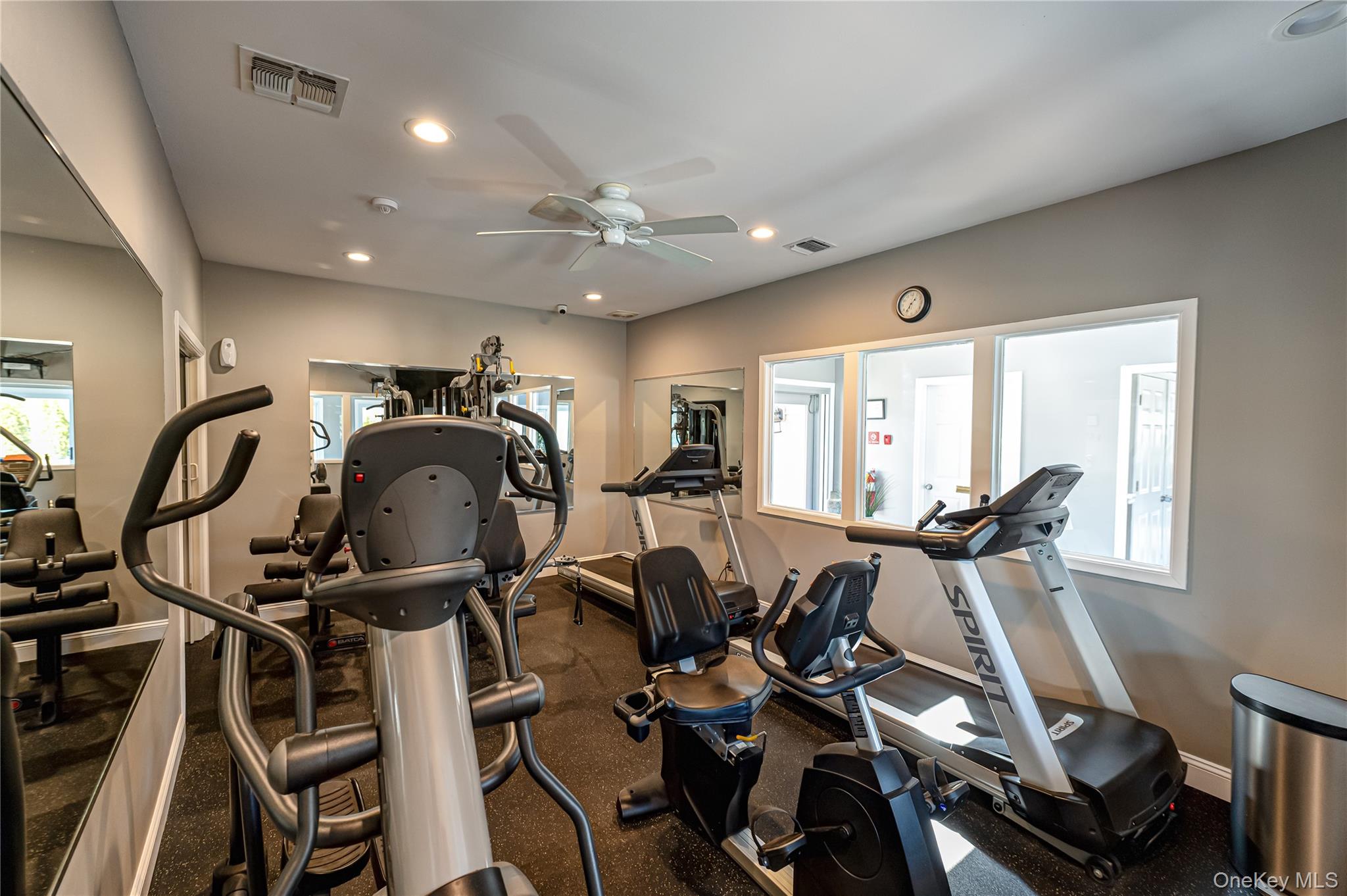 240 Pond View Lane, Smithtown, NY 11787