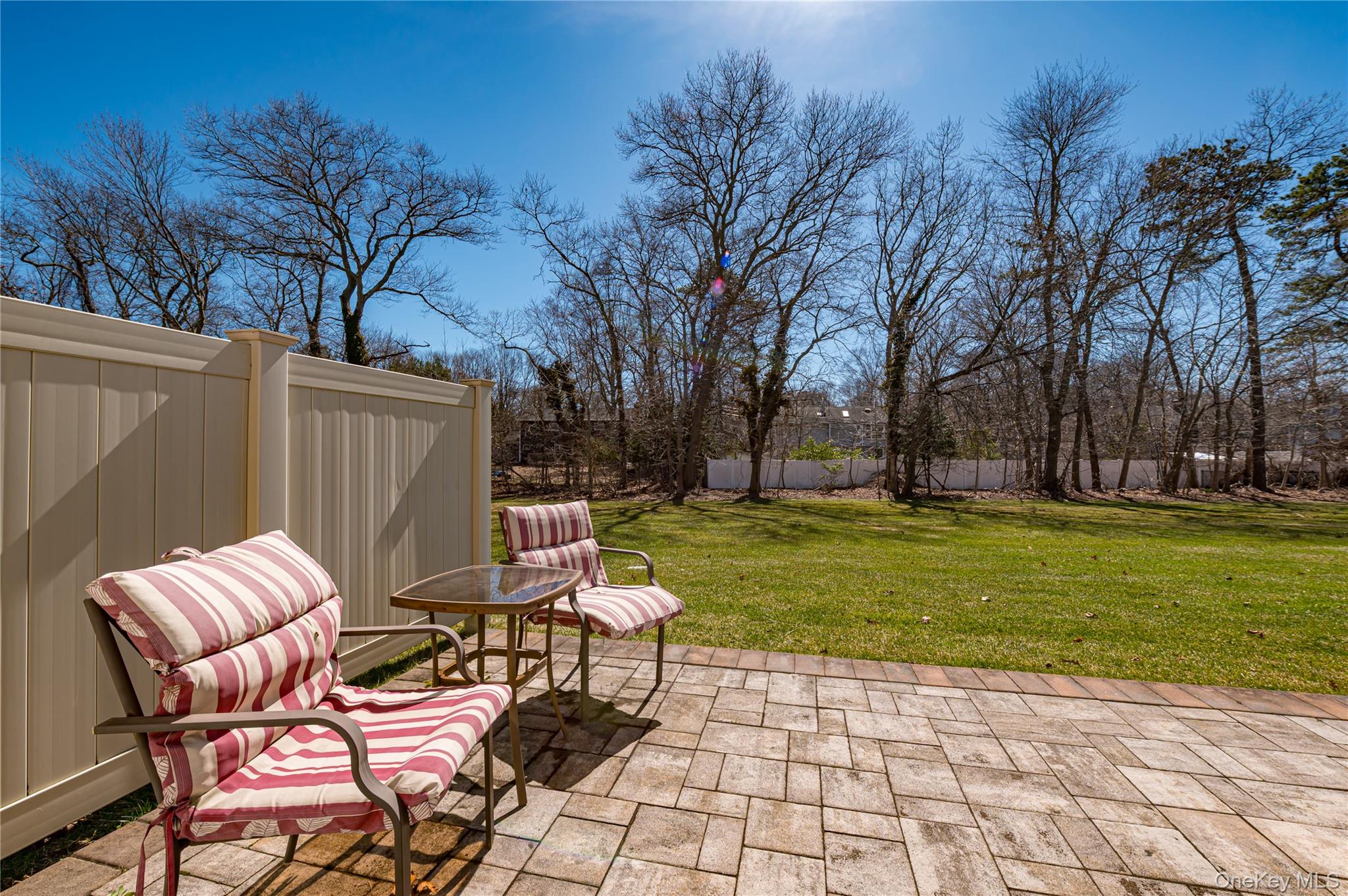 240 Pond View Lane, Smithtown, NY 11787