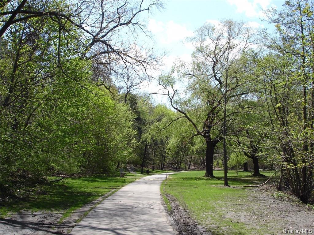 1 Consulate Drive # 2K, Tuckahoe, NY 10707