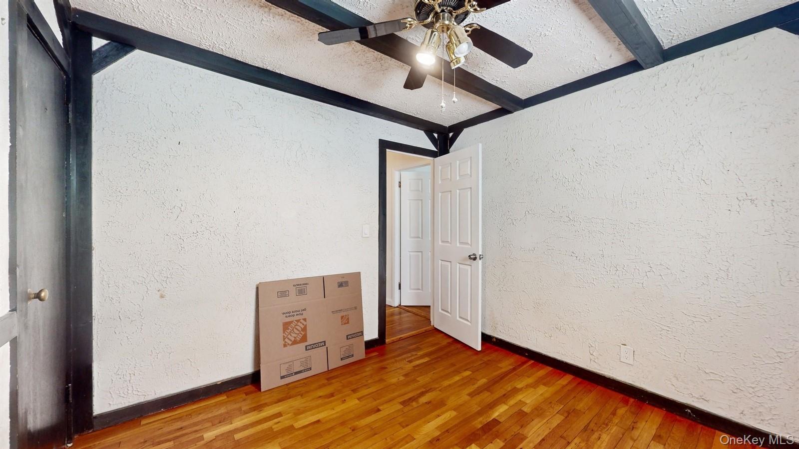 10 Rumbrook Road, Elmsford, NY 10523