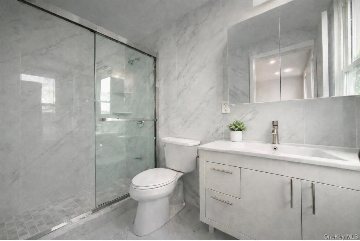 6734 52nd Avenue, Maspeth, NY 11378