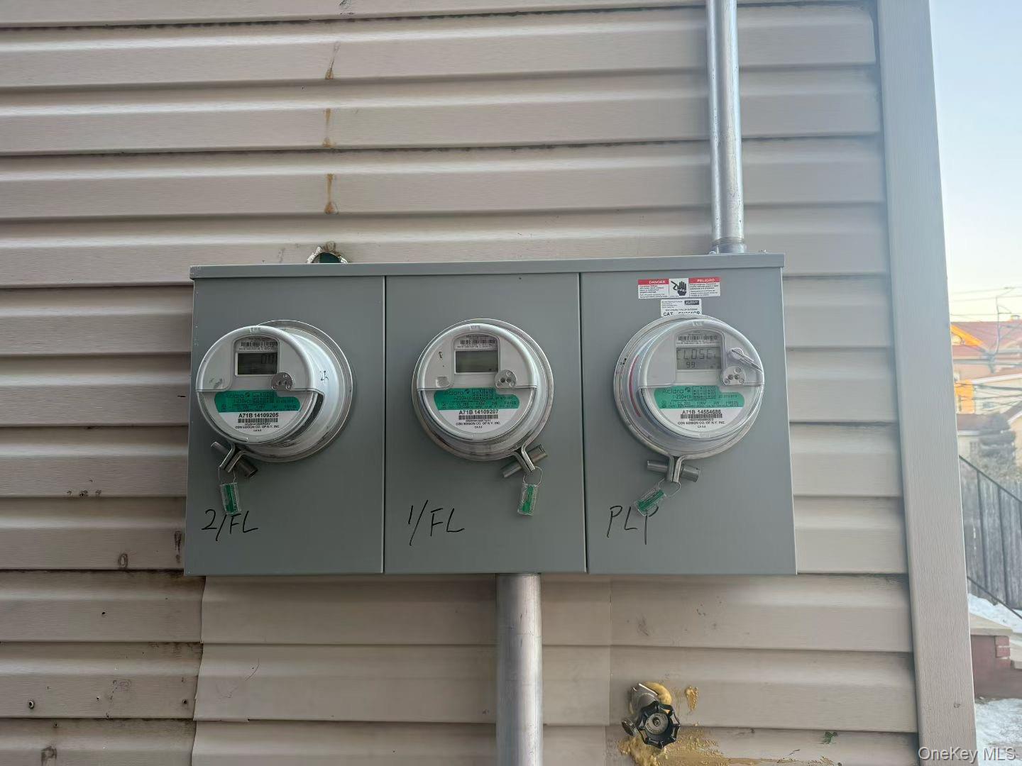 6734 52nd Avenue, Maspeth, NY 11378