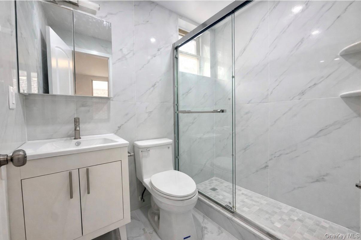 6734 52nd Avenue, Maspeth, NY 11378