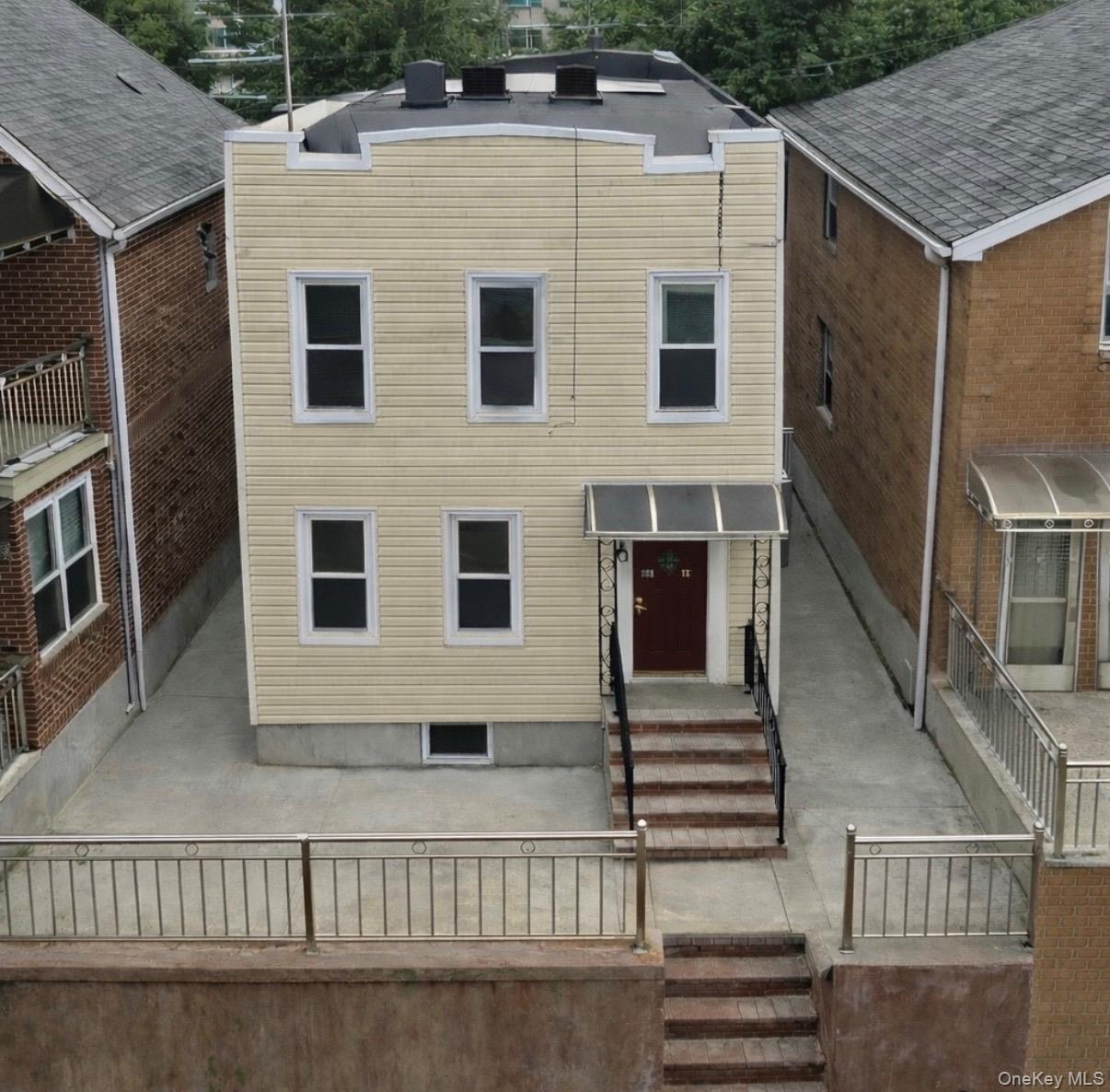 6734 52nd Avenue, Maspeth, NY 11378