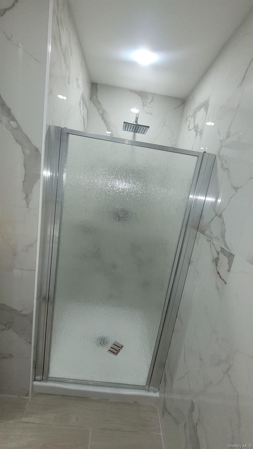 8 Dee Place, Huntington Station, NY 11746