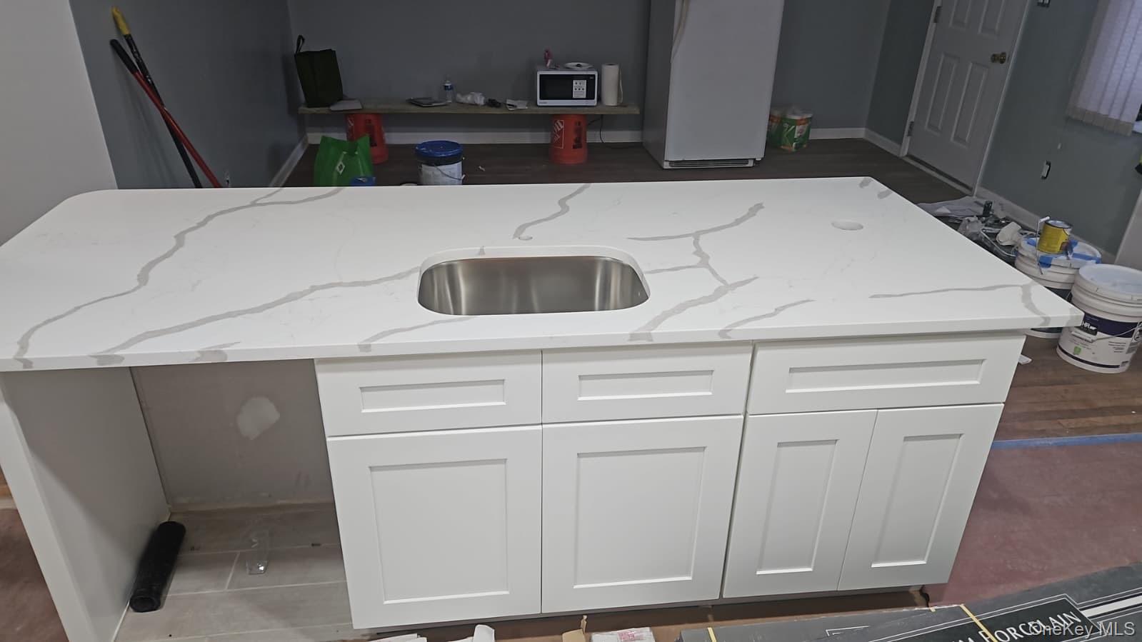 8 Dee Place, Huntington Station, NY 11746