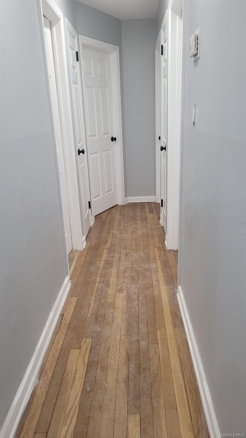 8 Dee Place, Huntington Station, NY 11746