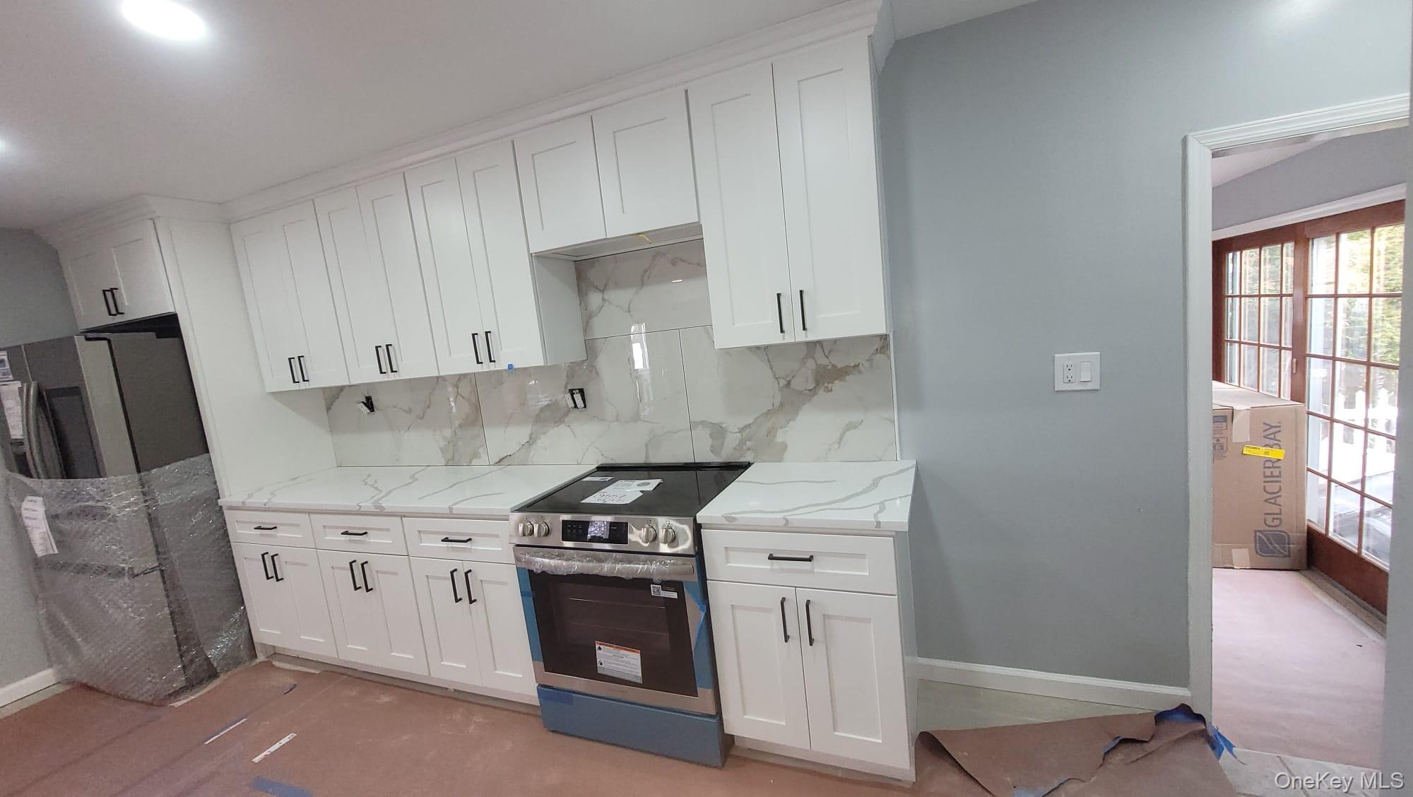 8 Dee Place, Huntington Station, NY 11746