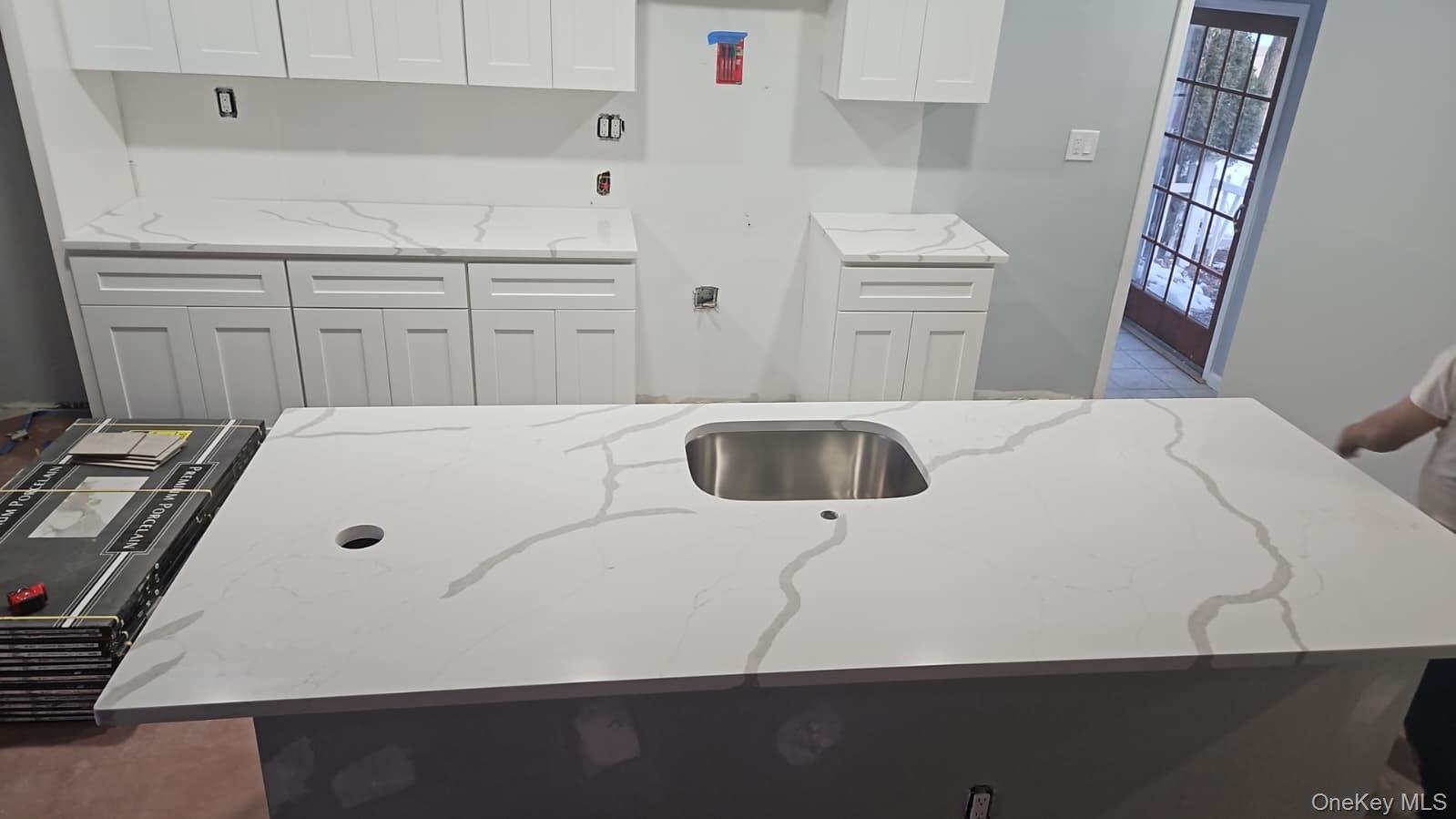 8 Dee Place, Huntington Station, NY 11746