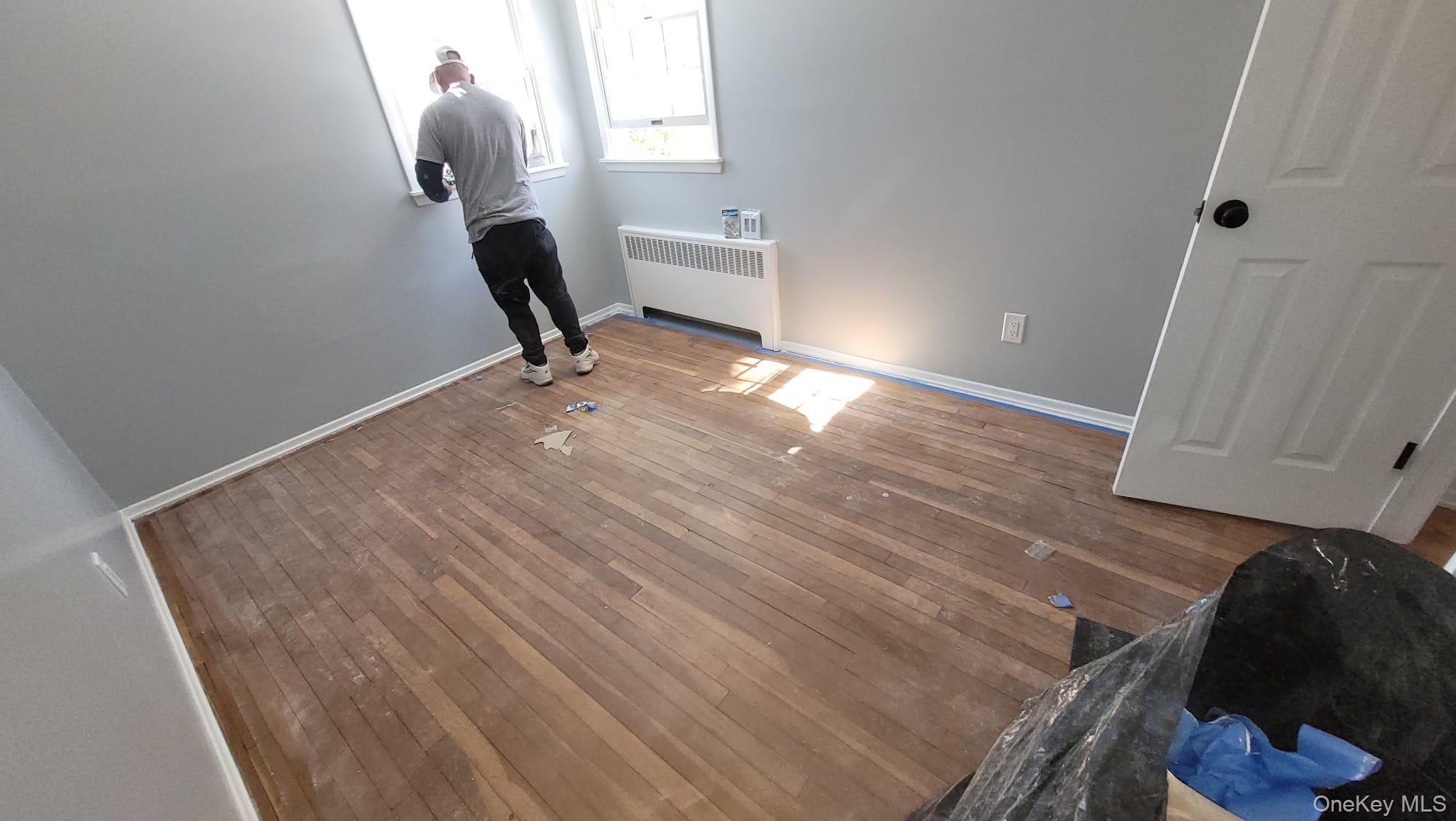 8 Dee Place, Huntington Station, NY 11746