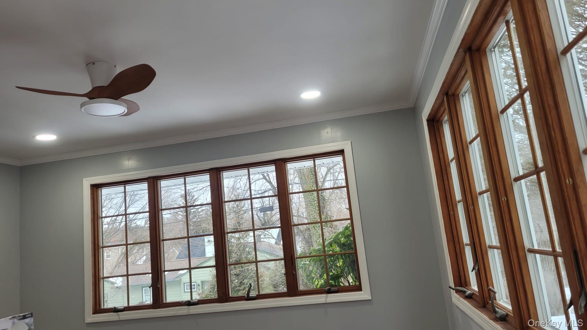 8 Dee Place, Huntington Station, NY 11746