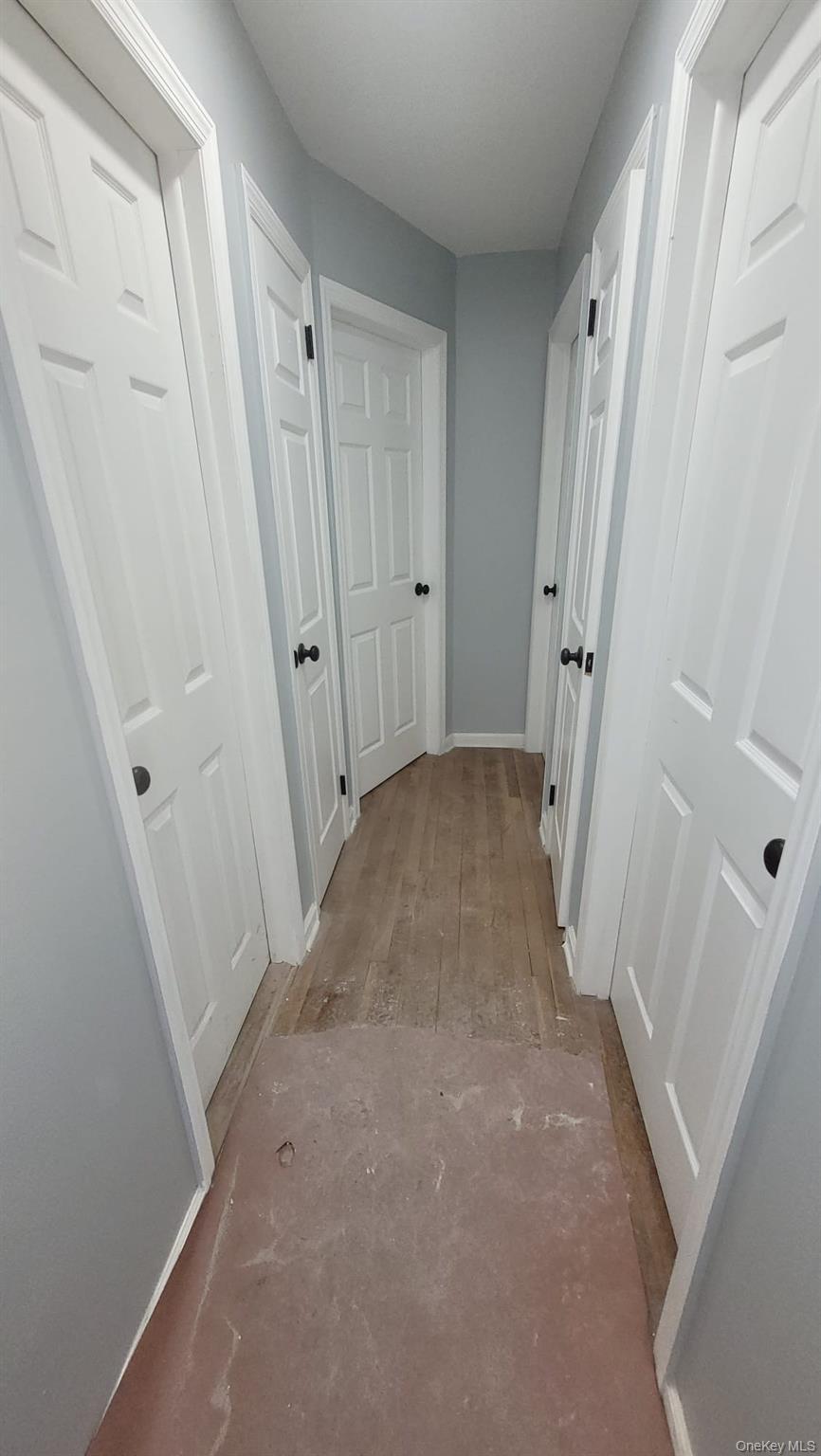 8 Dee Place, Huntington Station, NY 11746