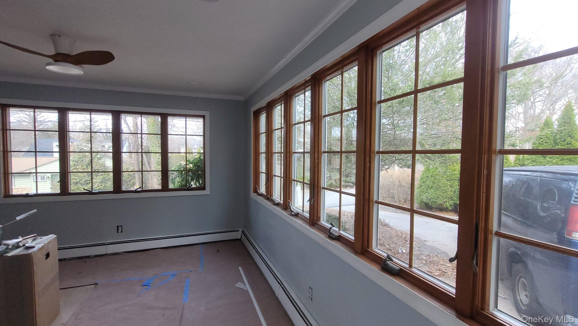 8 Dee Place, Huntington Station, NY 11746