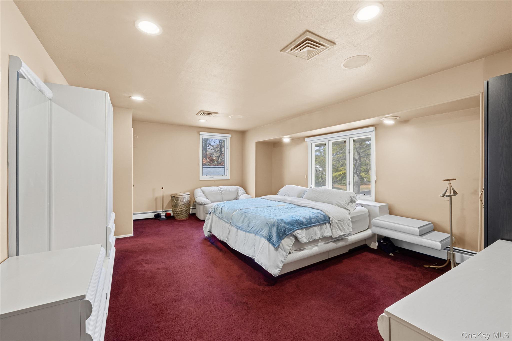 12 E Dosoris Lane, Dix Hills, NY 11746