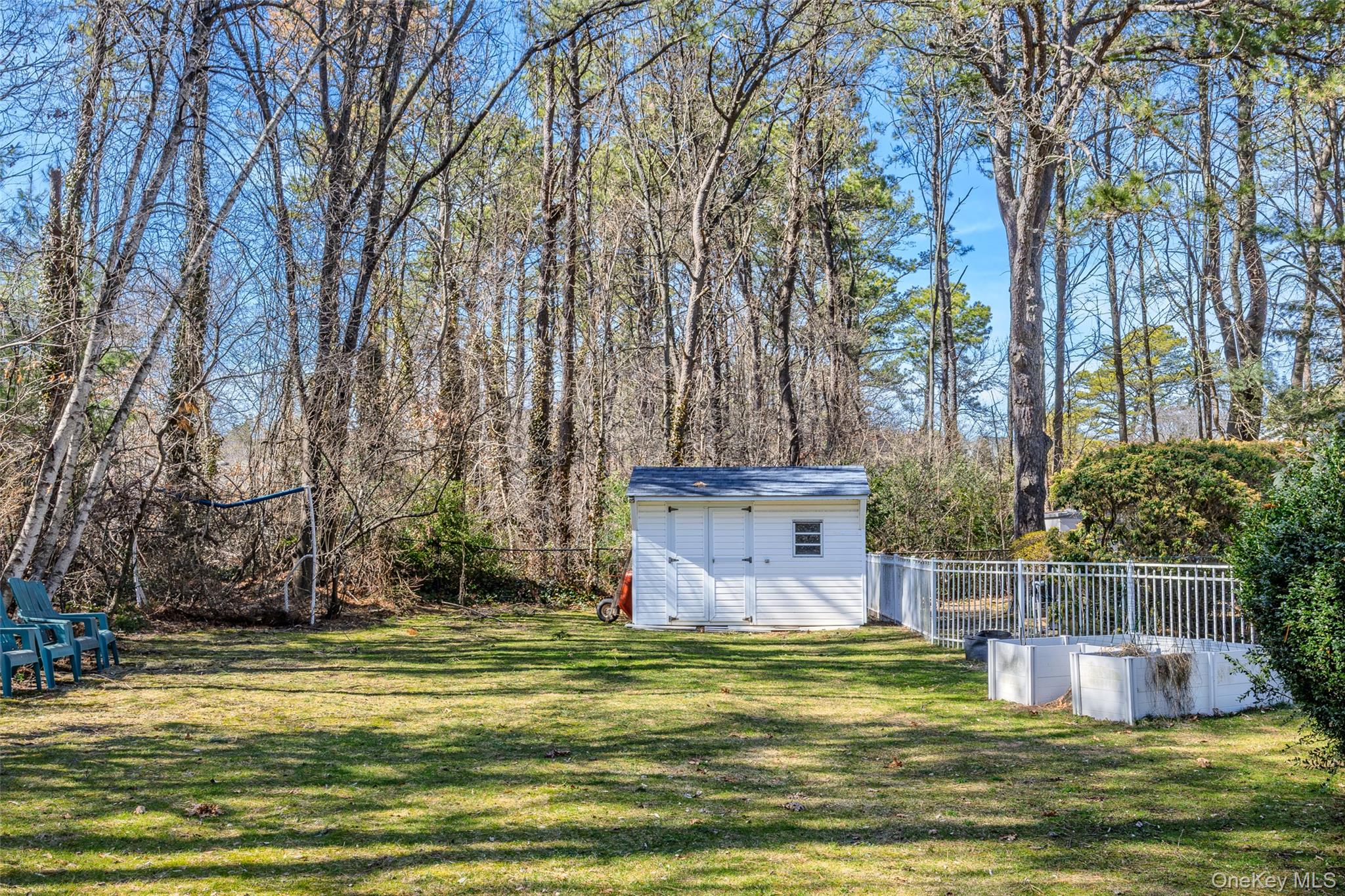 12 E Dosoris Lane, Dix Hills, NY 11746