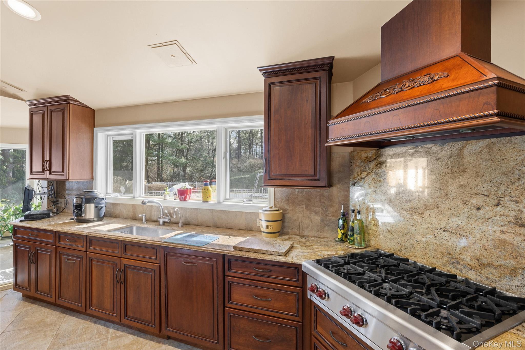 12 E Dosoris Lane, Dix Hills, NY 11746