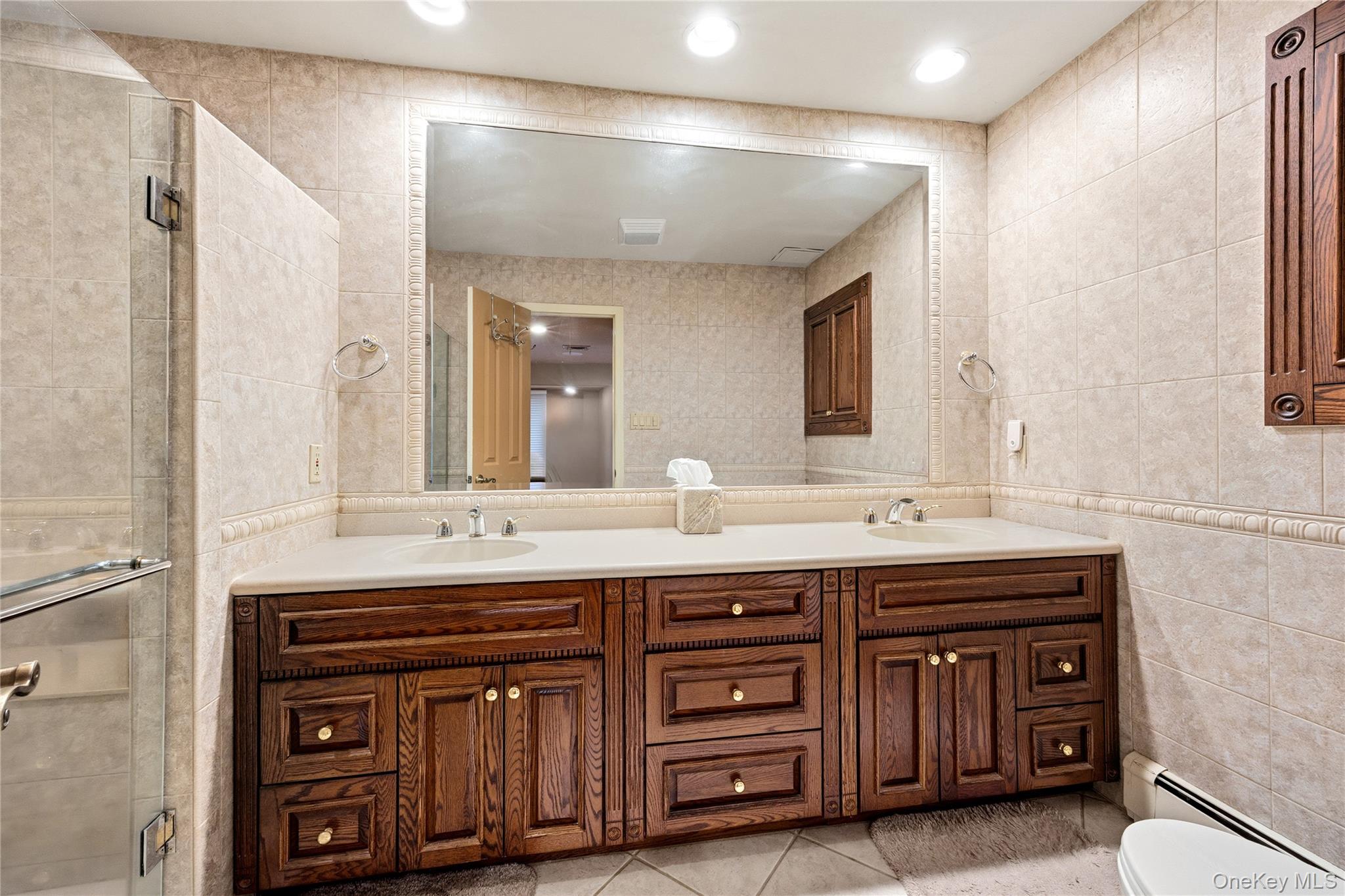 12 E Dosoris Lane, Dix Hills, NY 11746