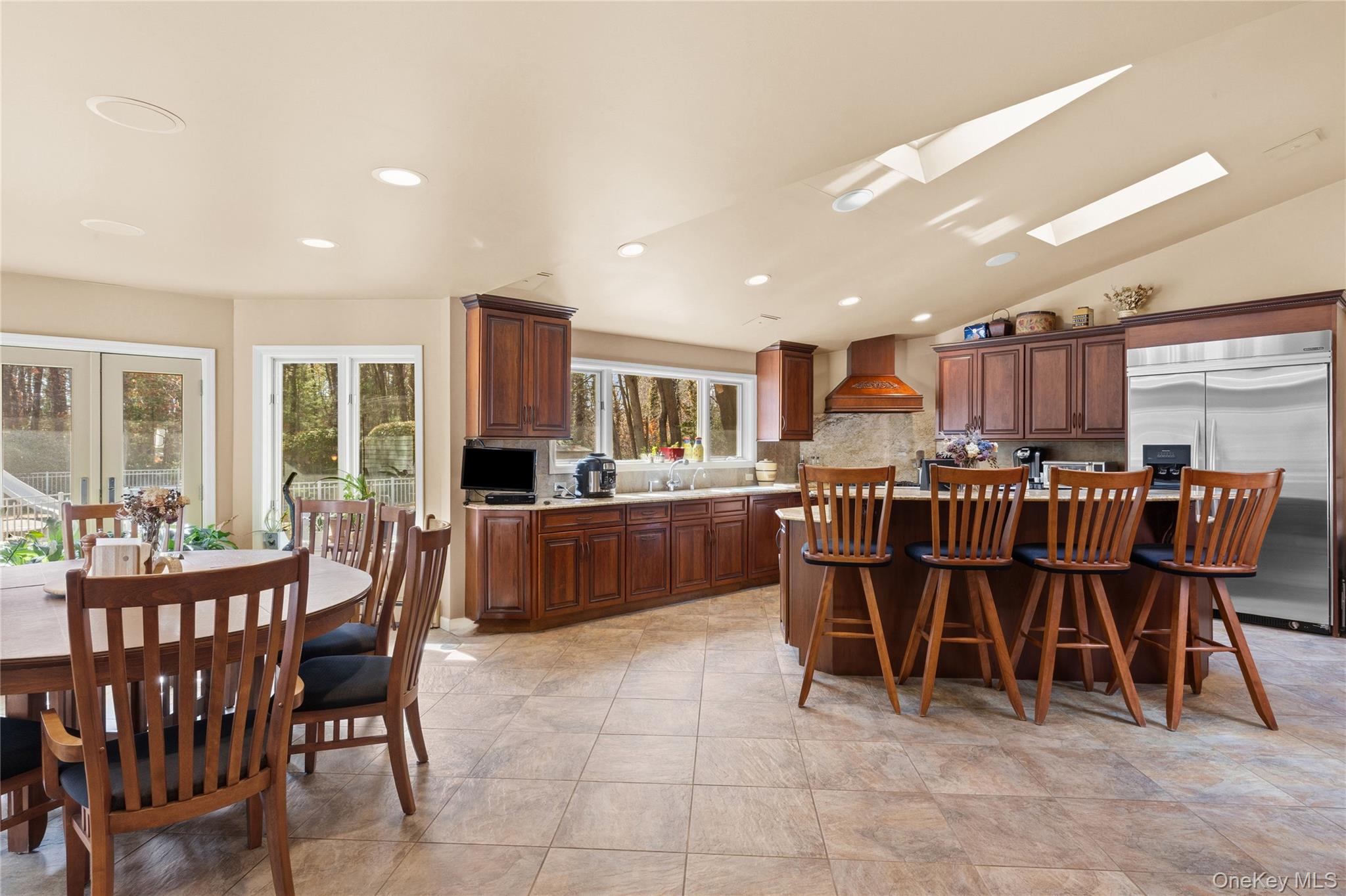 12 E Dosoris Lane, Dix Hills, NY 11746