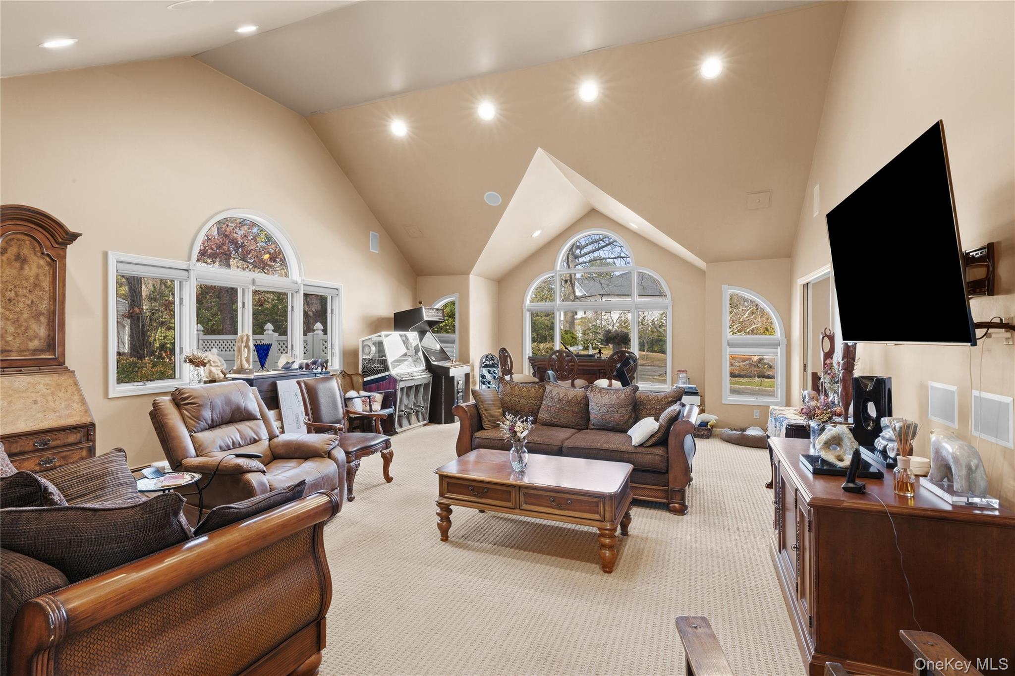 12 E Dosoris Lane, Dix Hills, NY 11746